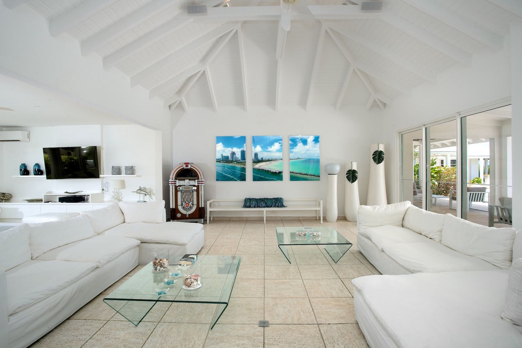 Encore Villa villa photo.