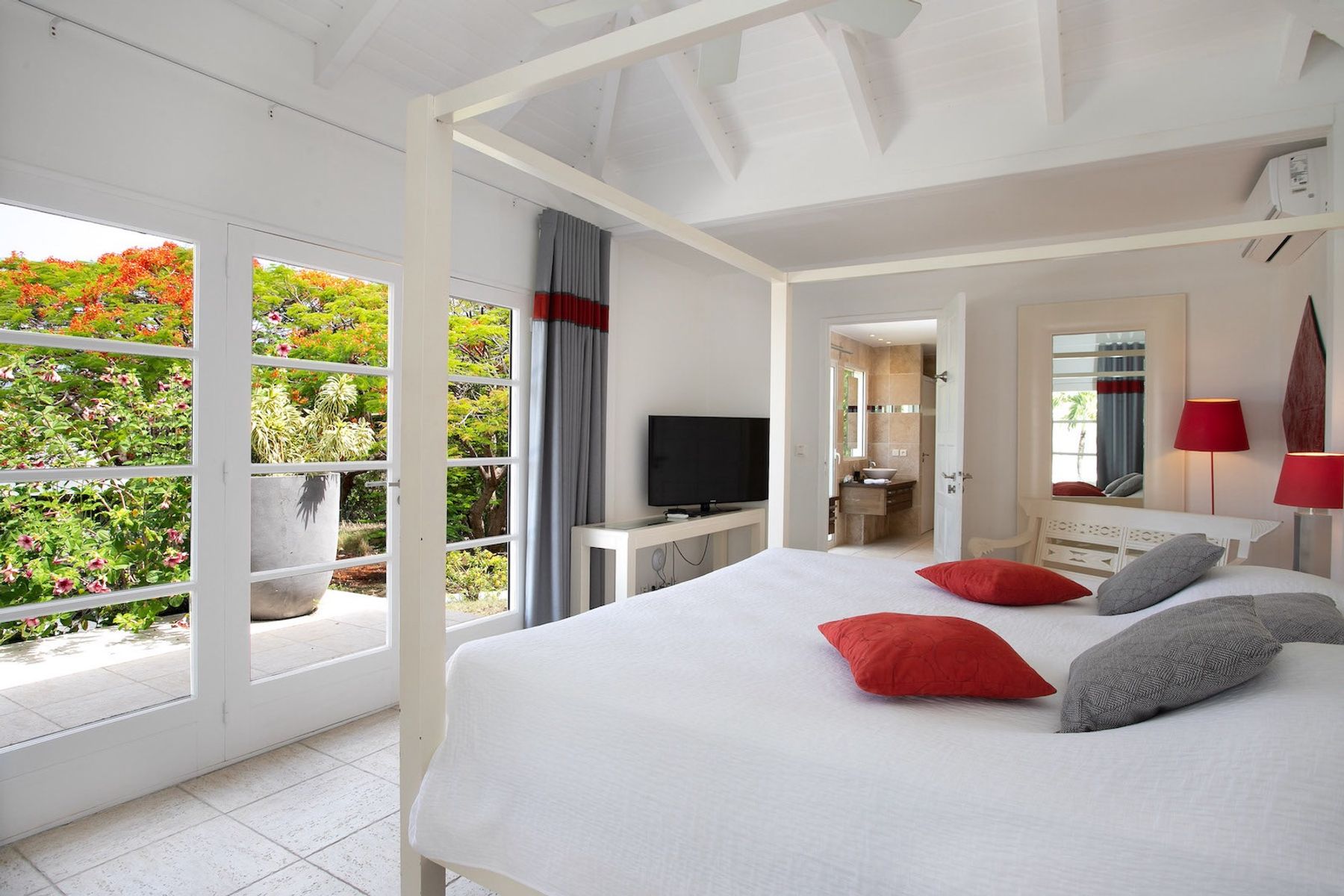 Encore Villa villa photo.
