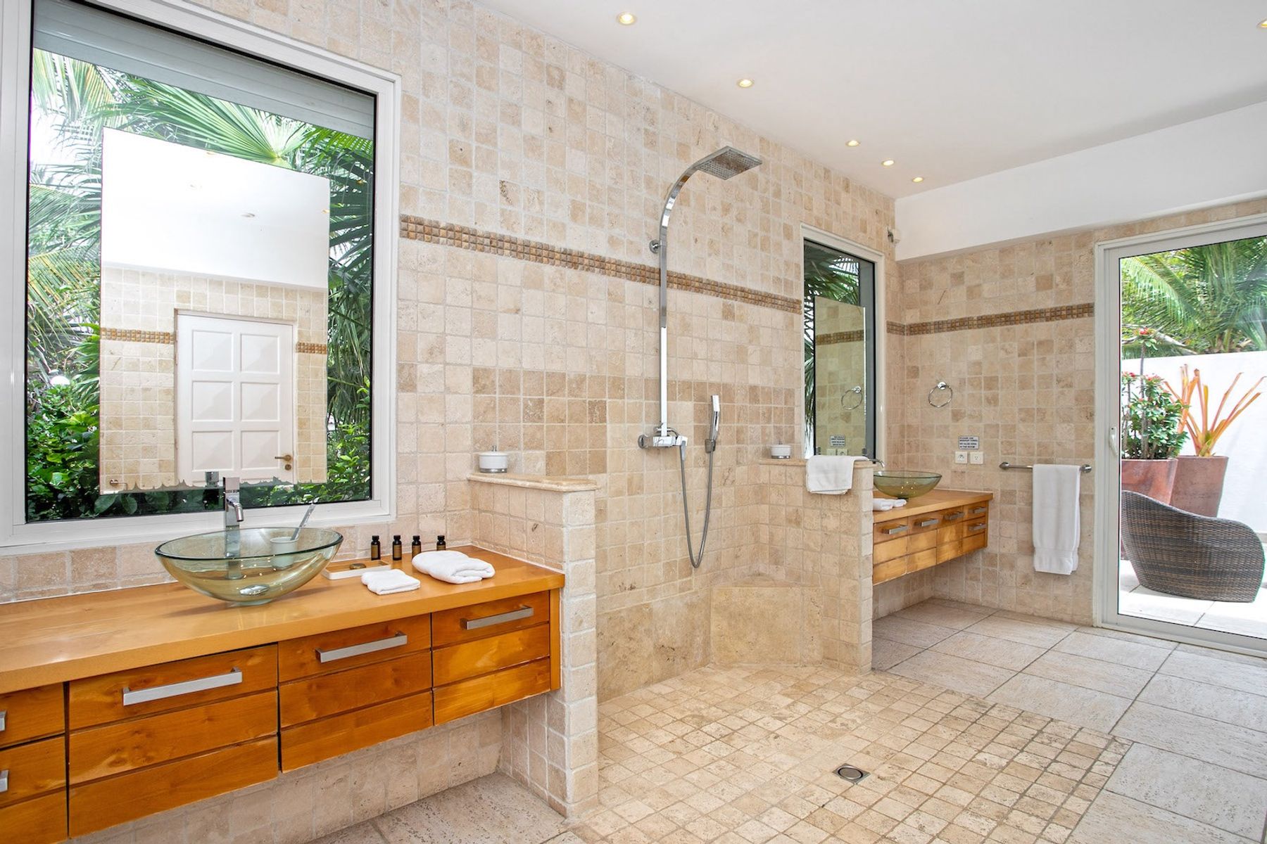 Encore Villa villa photo.