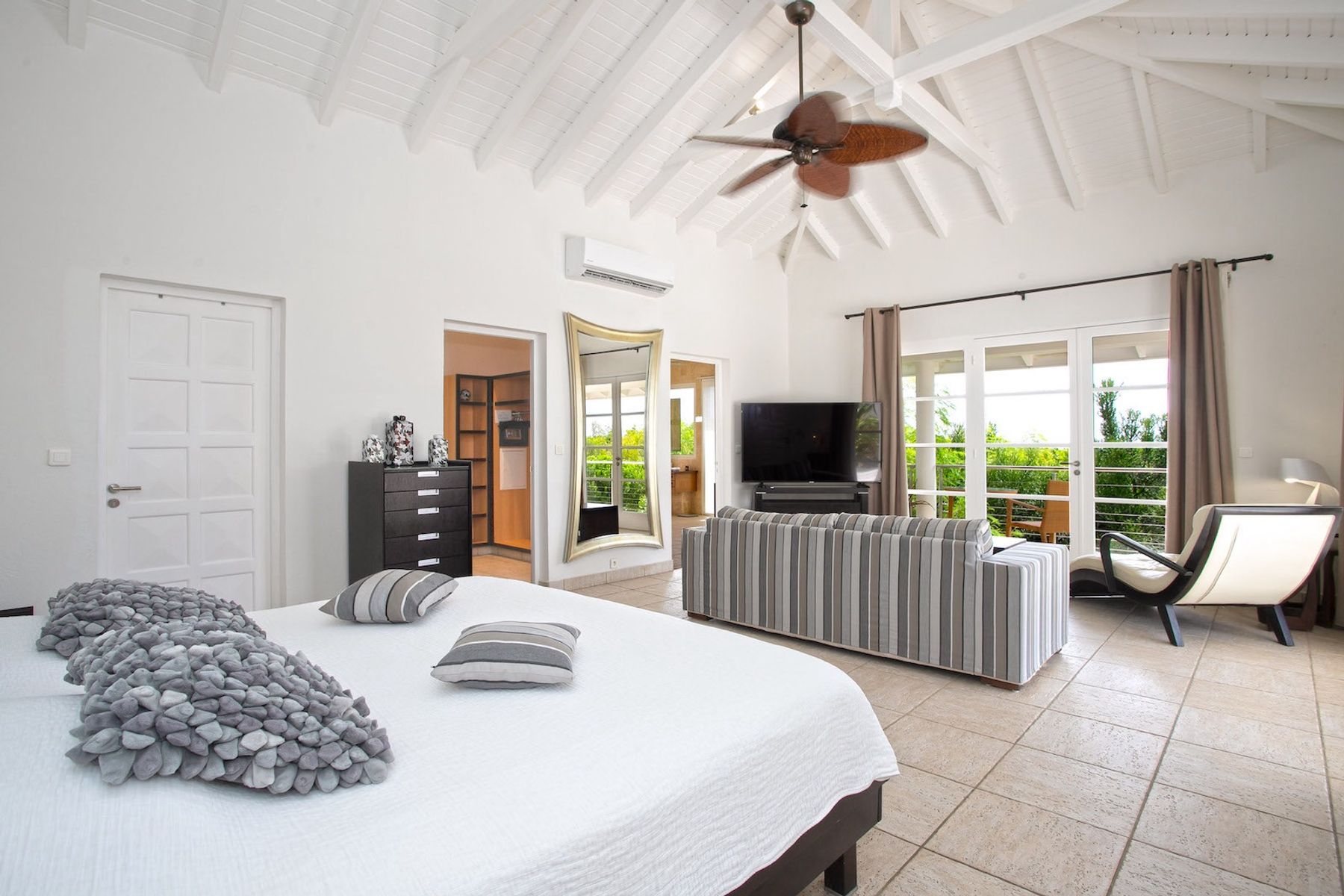 Encore Villa villa photo.