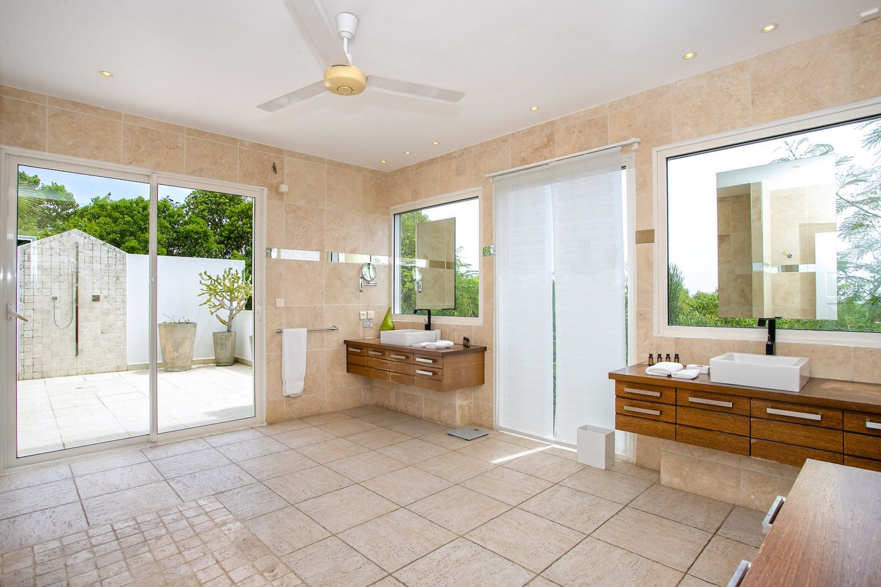 Encore Villa villa photo.