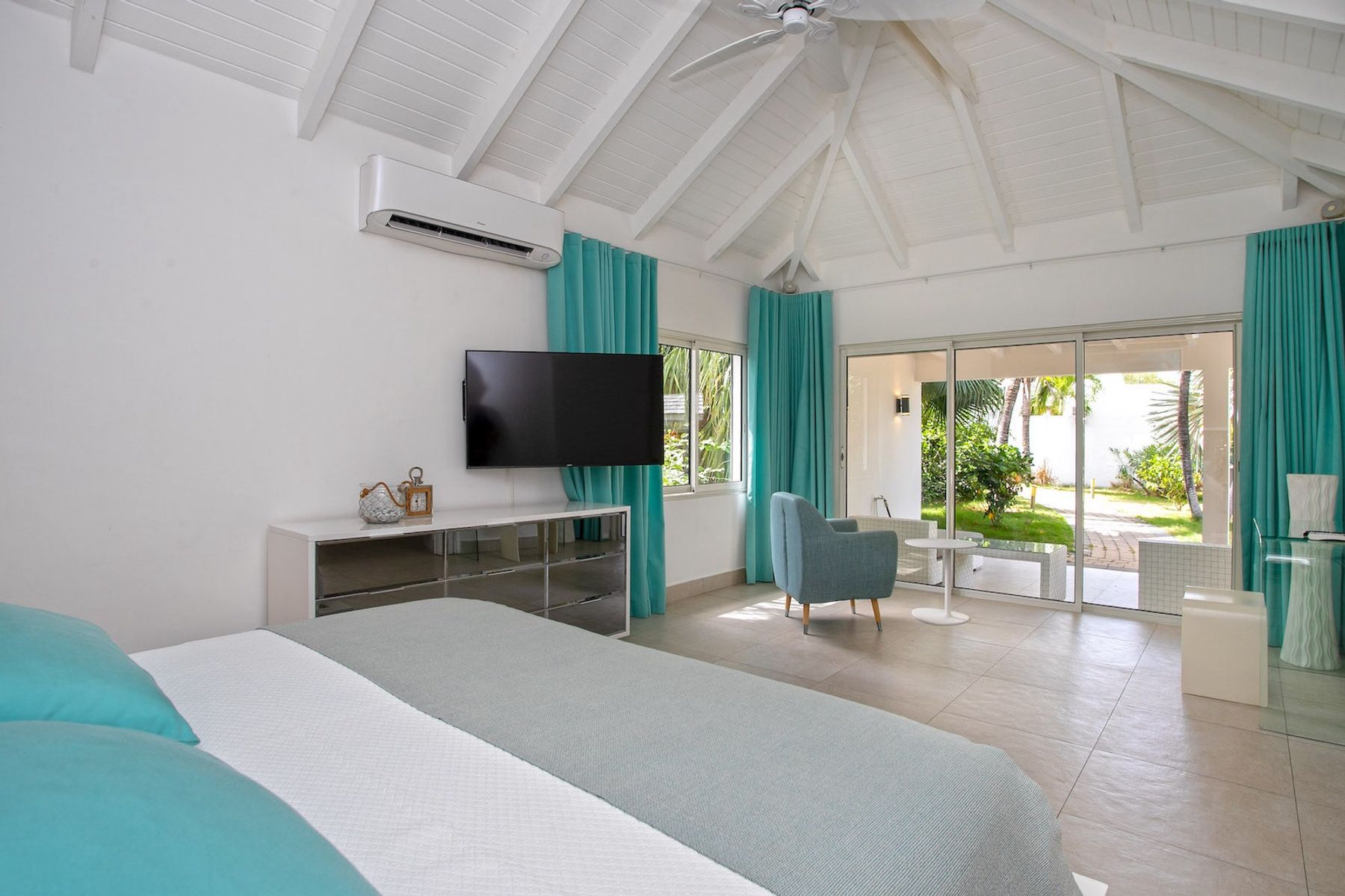 Encore Villa villa photo.
