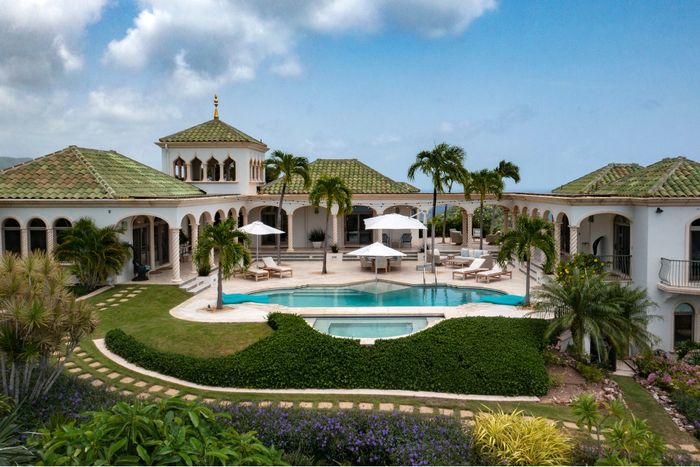 Kismet Villa Estate is located on a hilltop over Maria Bluff