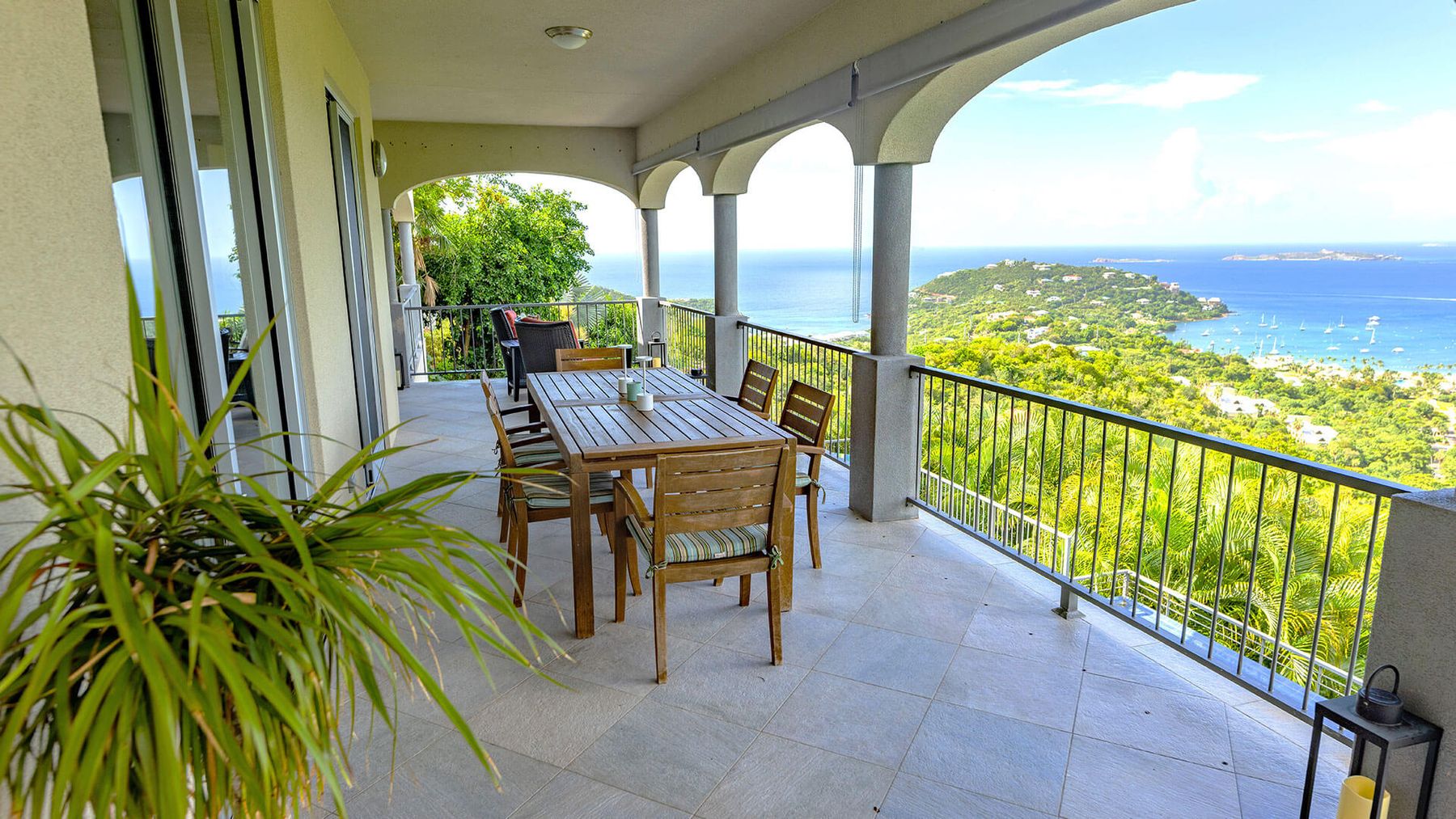 Le Rêve villa photo.