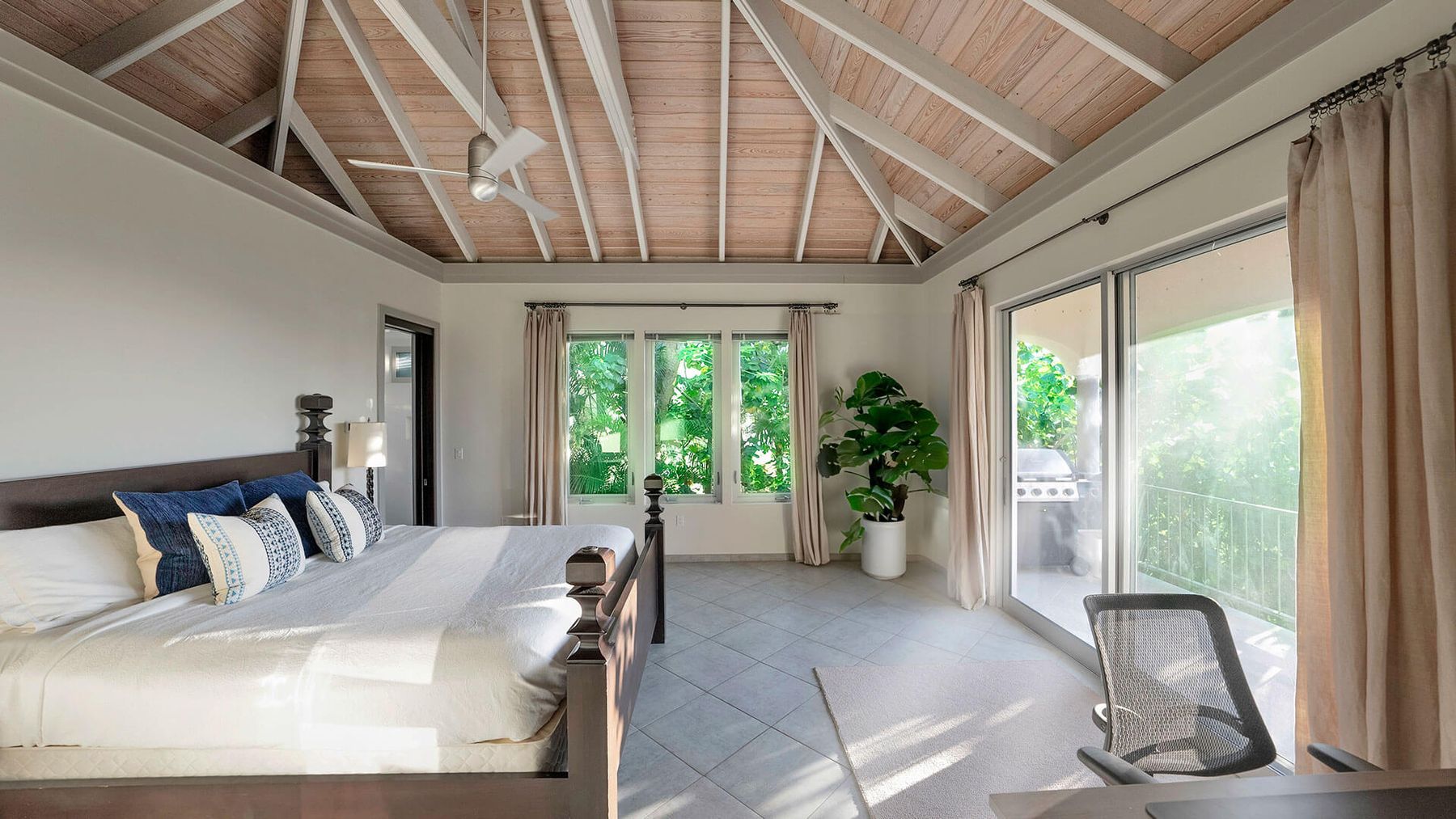 Le Rêve villa photo.