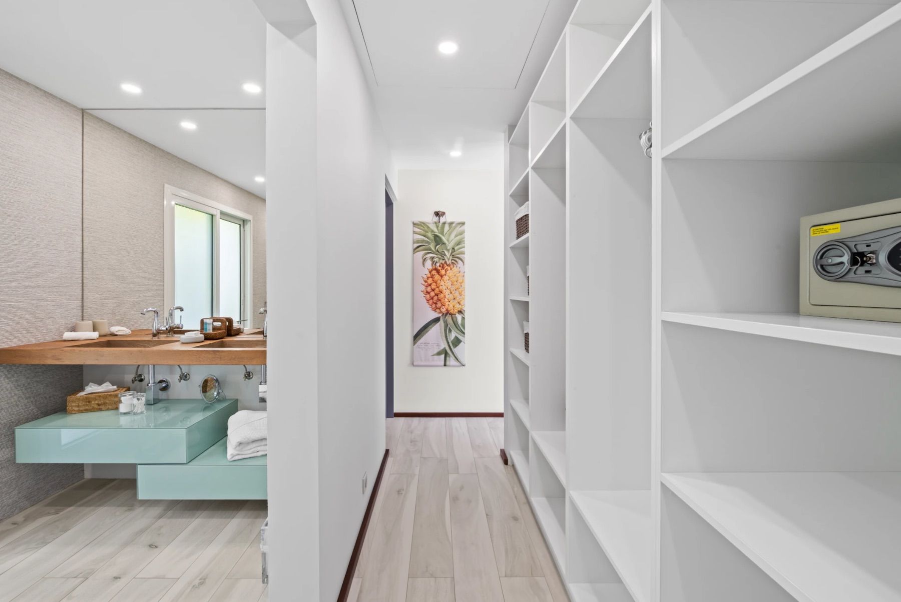 Walk in closet