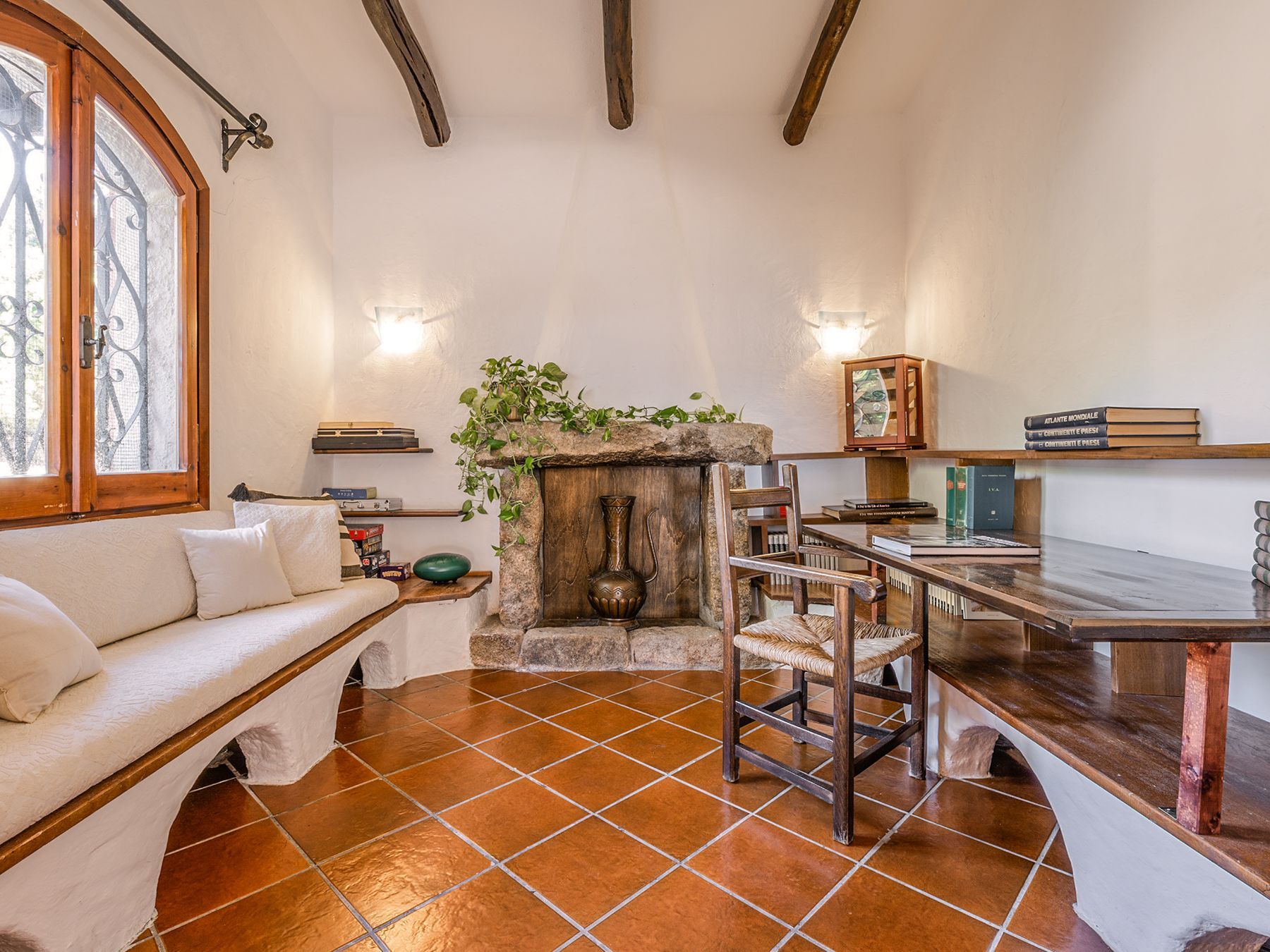 Pantine villa photo.