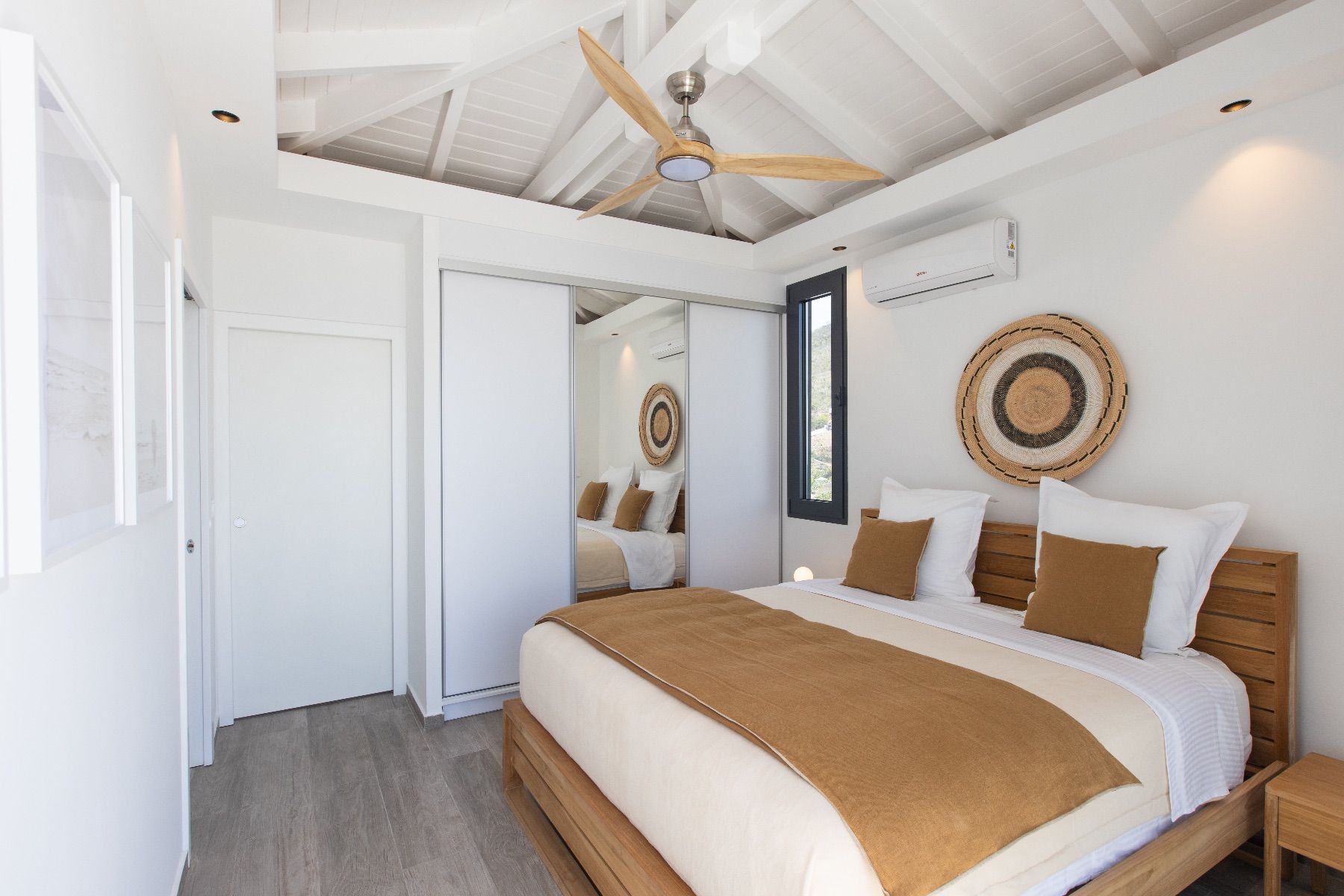 Ocean's One villa photo.
