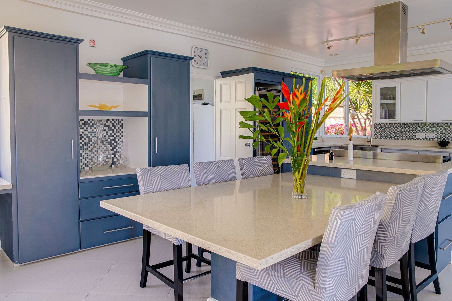 Breakfast bar seating