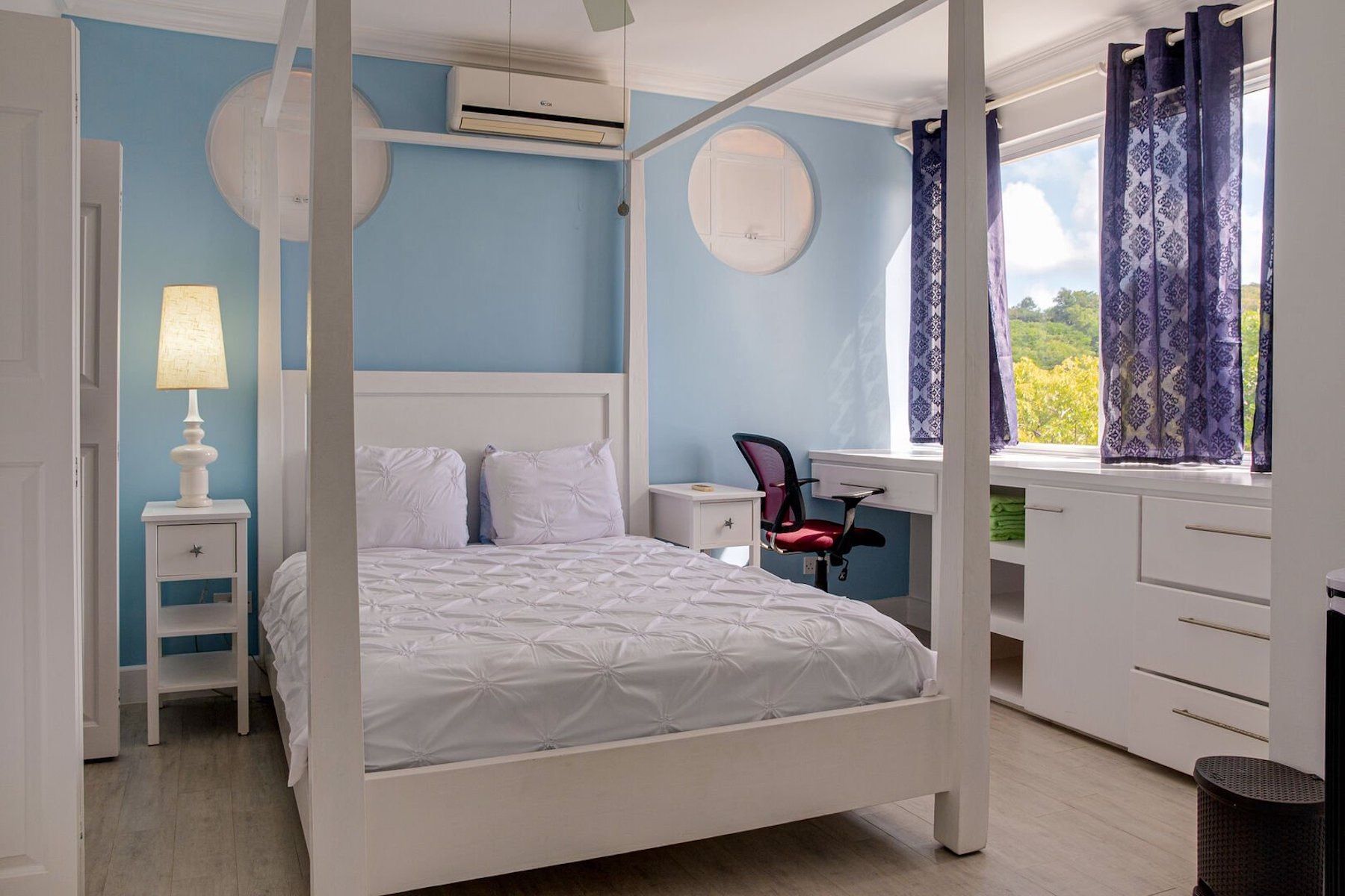 Second bedroom