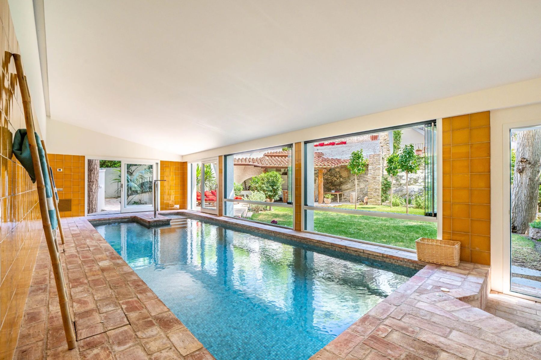 La Casa Cadaques villa photo.