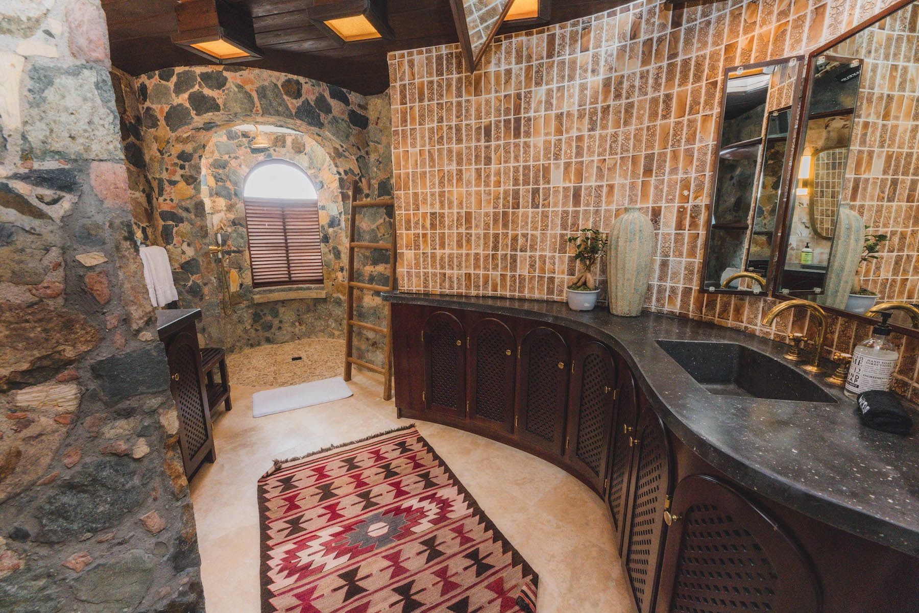 Valhalla villa photo.