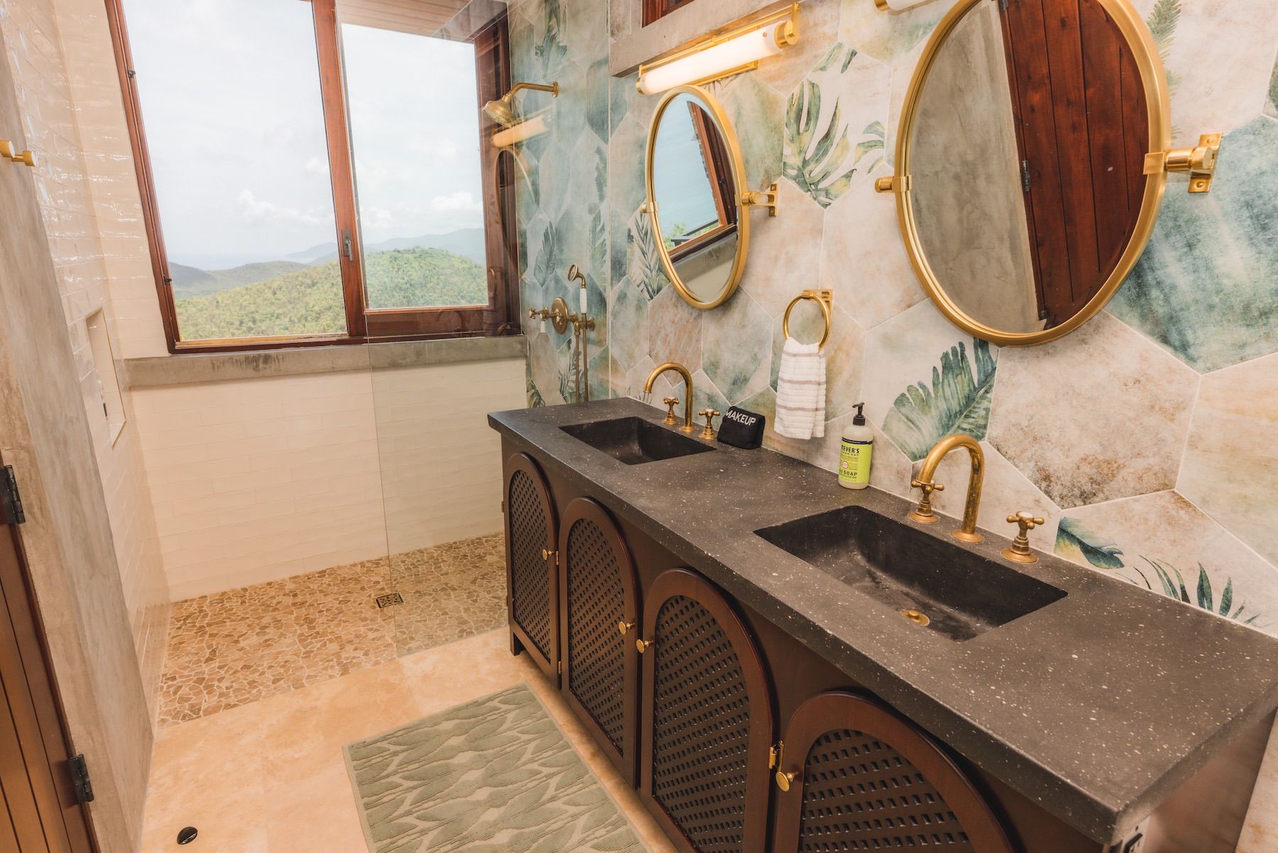 Valhalla villa photo.