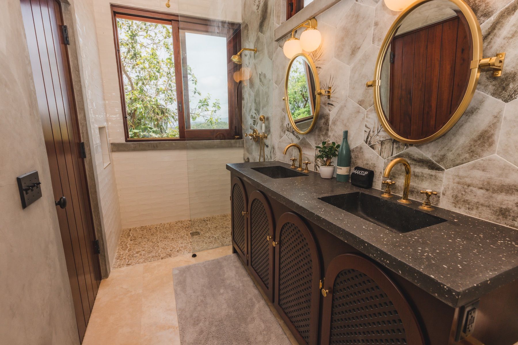 Valhalla villa photo.