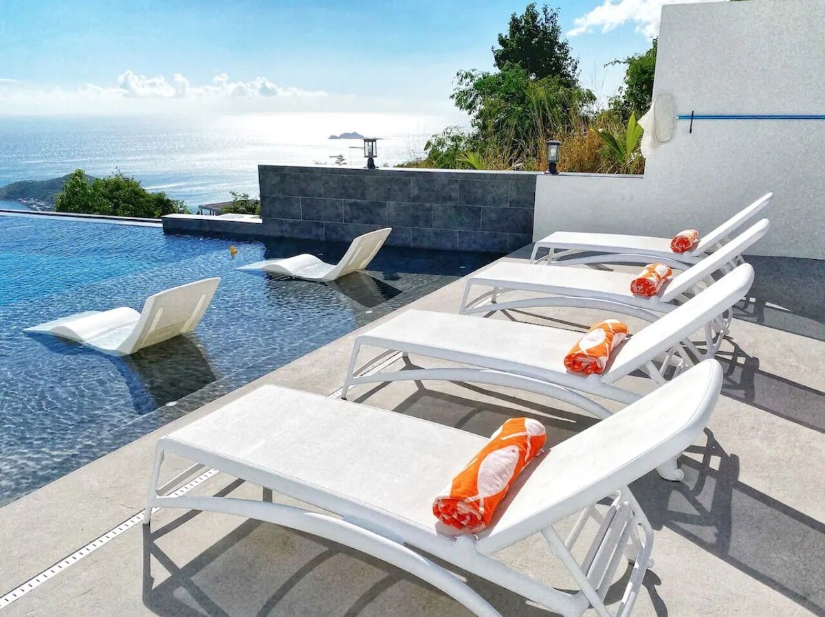 Selah villa photo.
