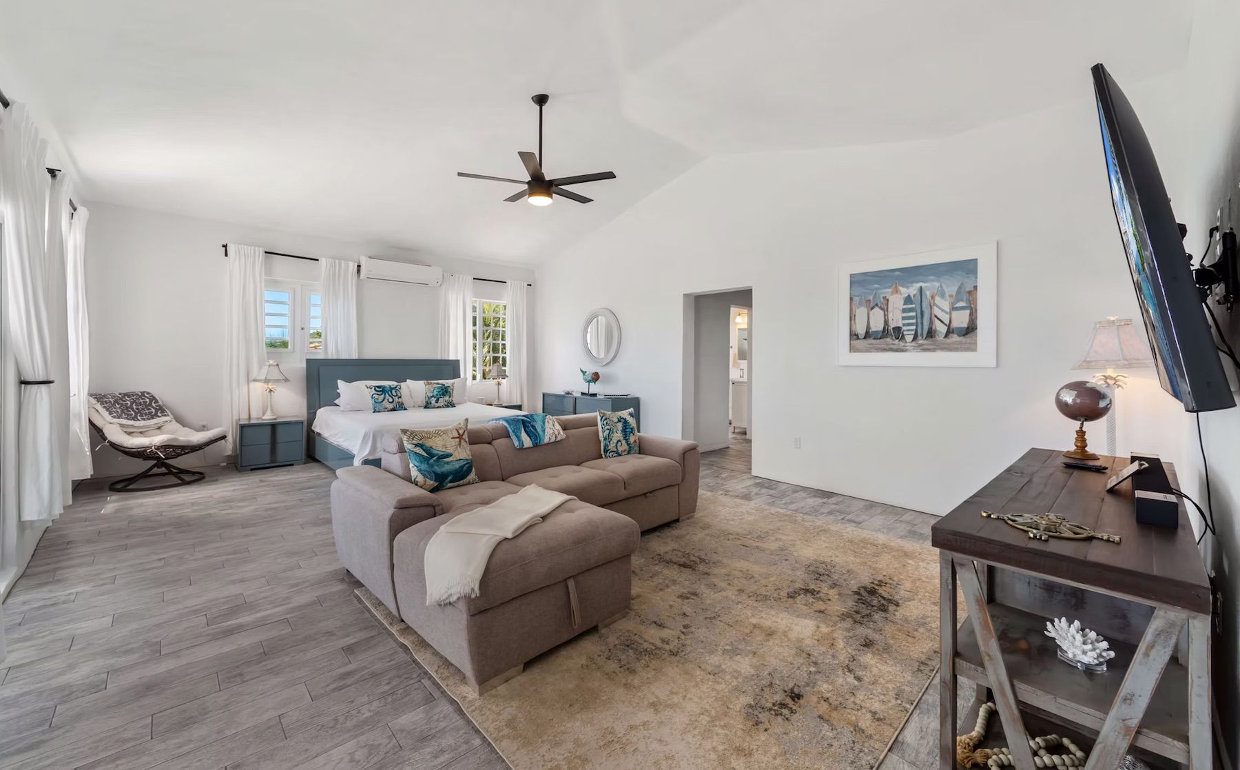 Selah villa photo.