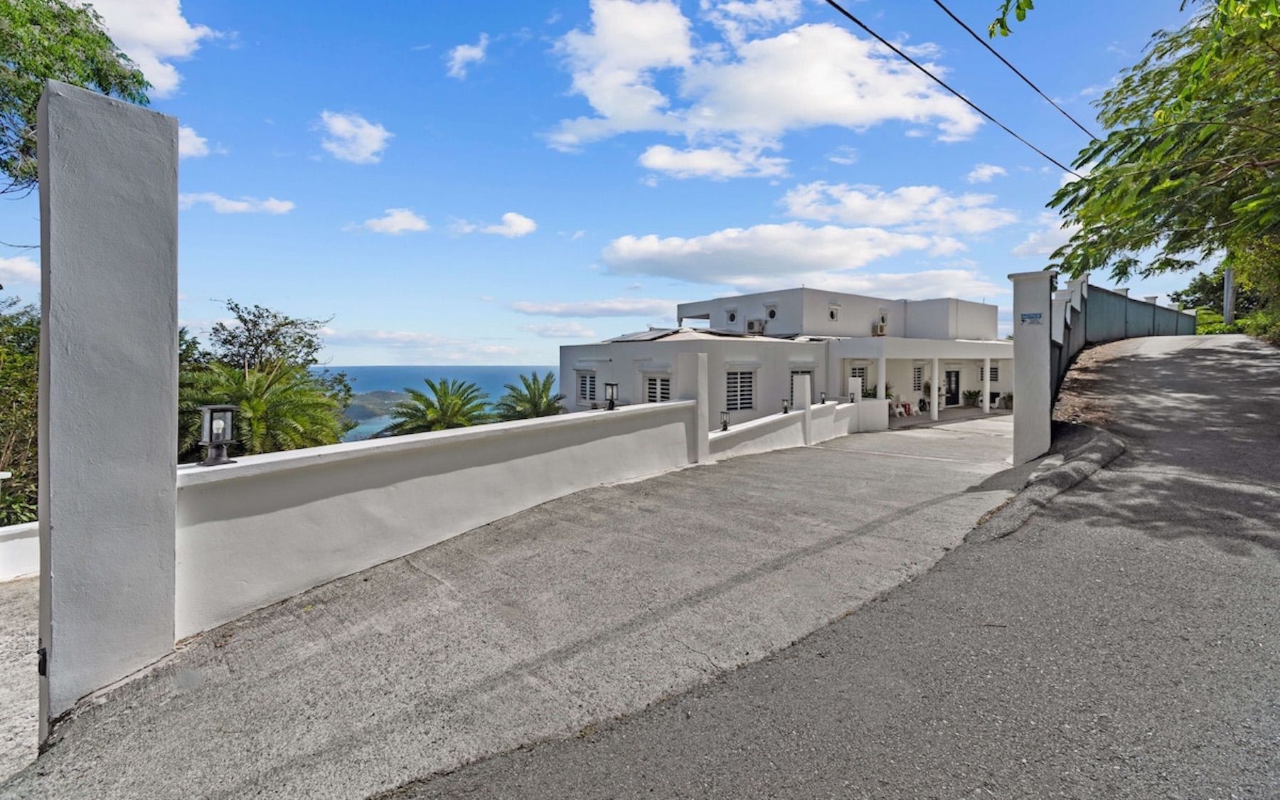 Selah villa photo.