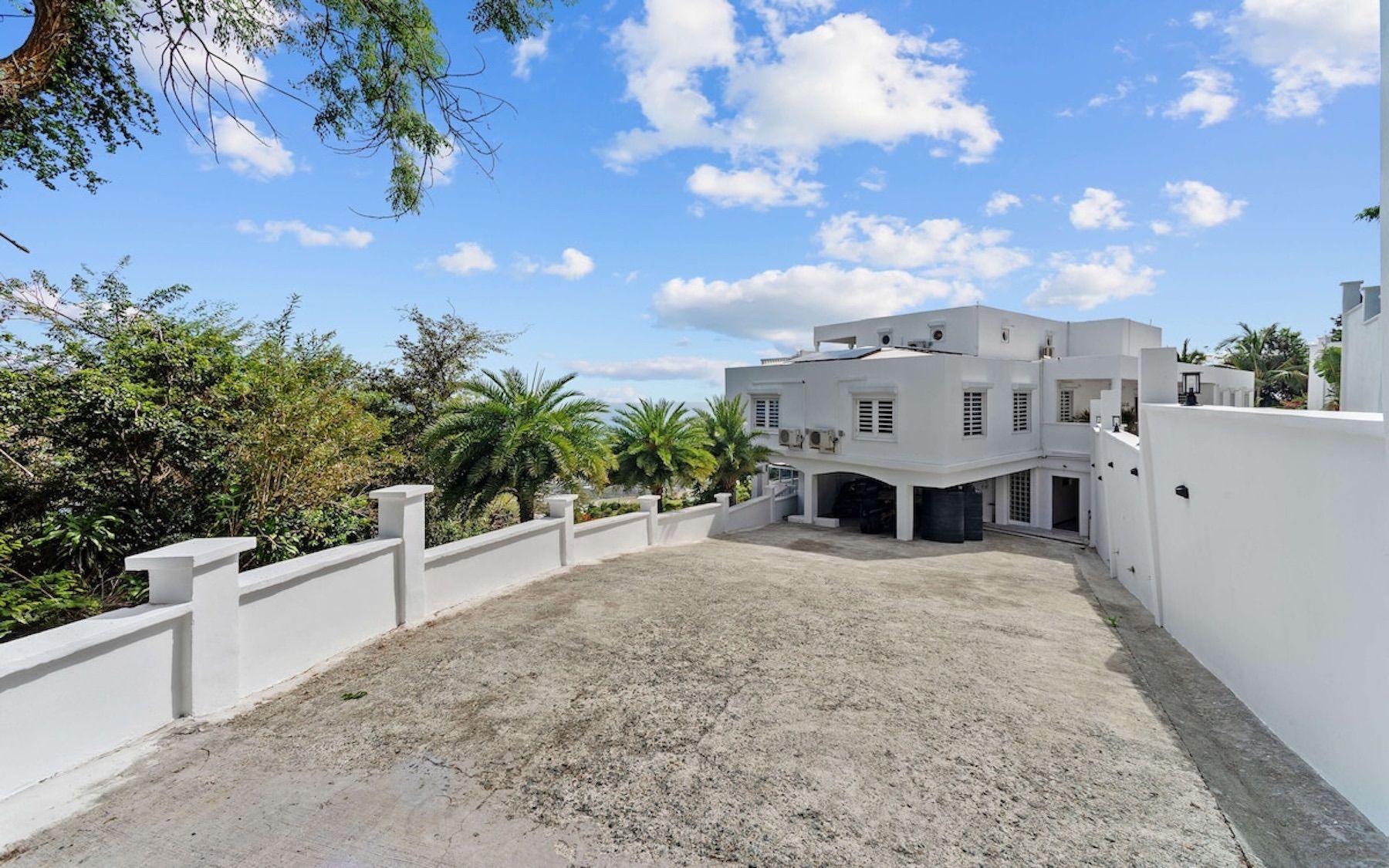 Selah villa photo.
