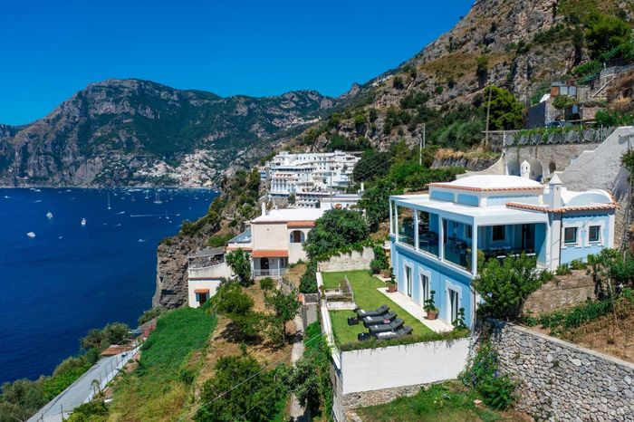 Cantibe villa photo.