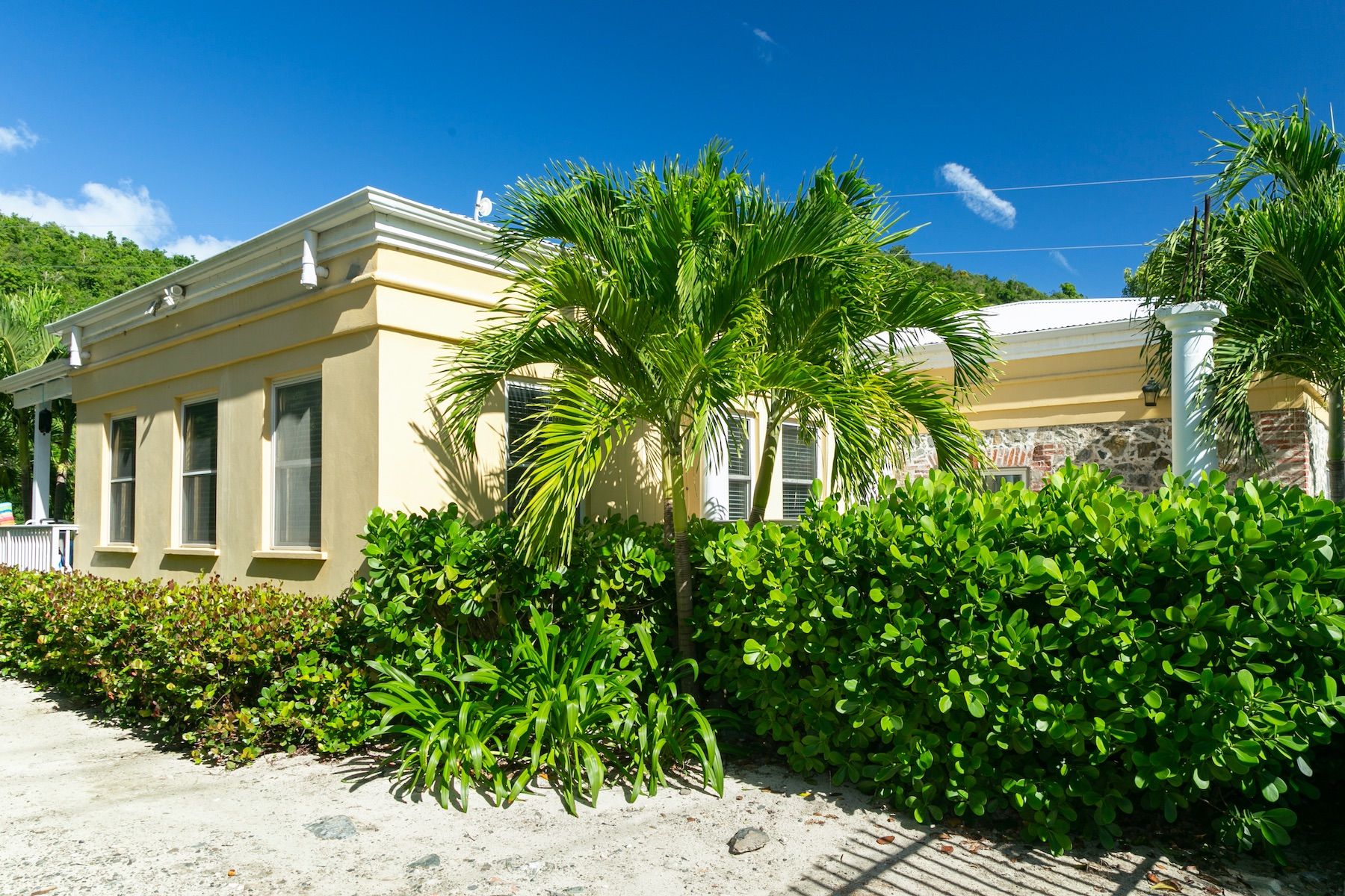 Maho Bay Beach Villa villa photo.