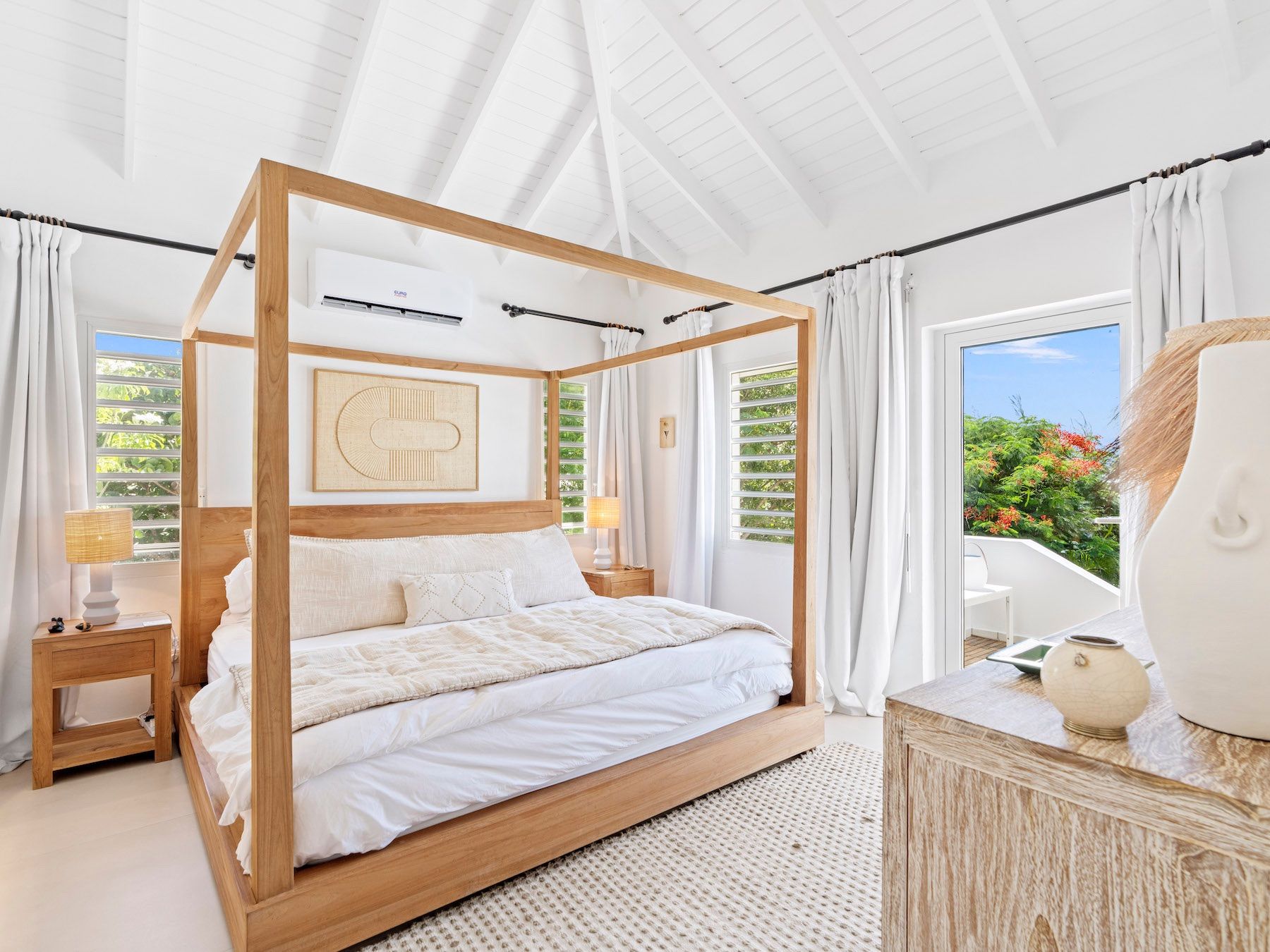 Bright Waters villa photo.