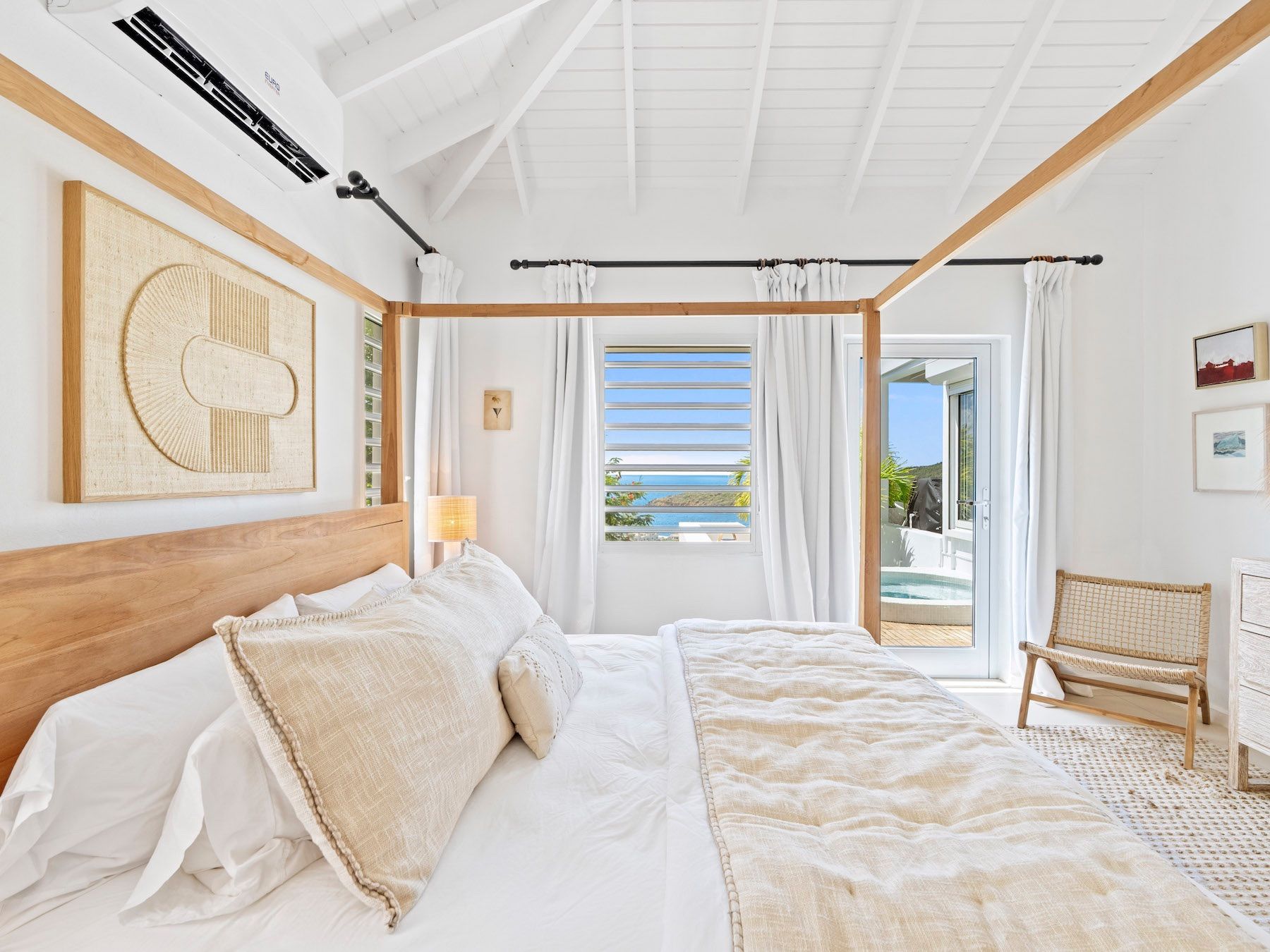 Bright Waters villa photo.