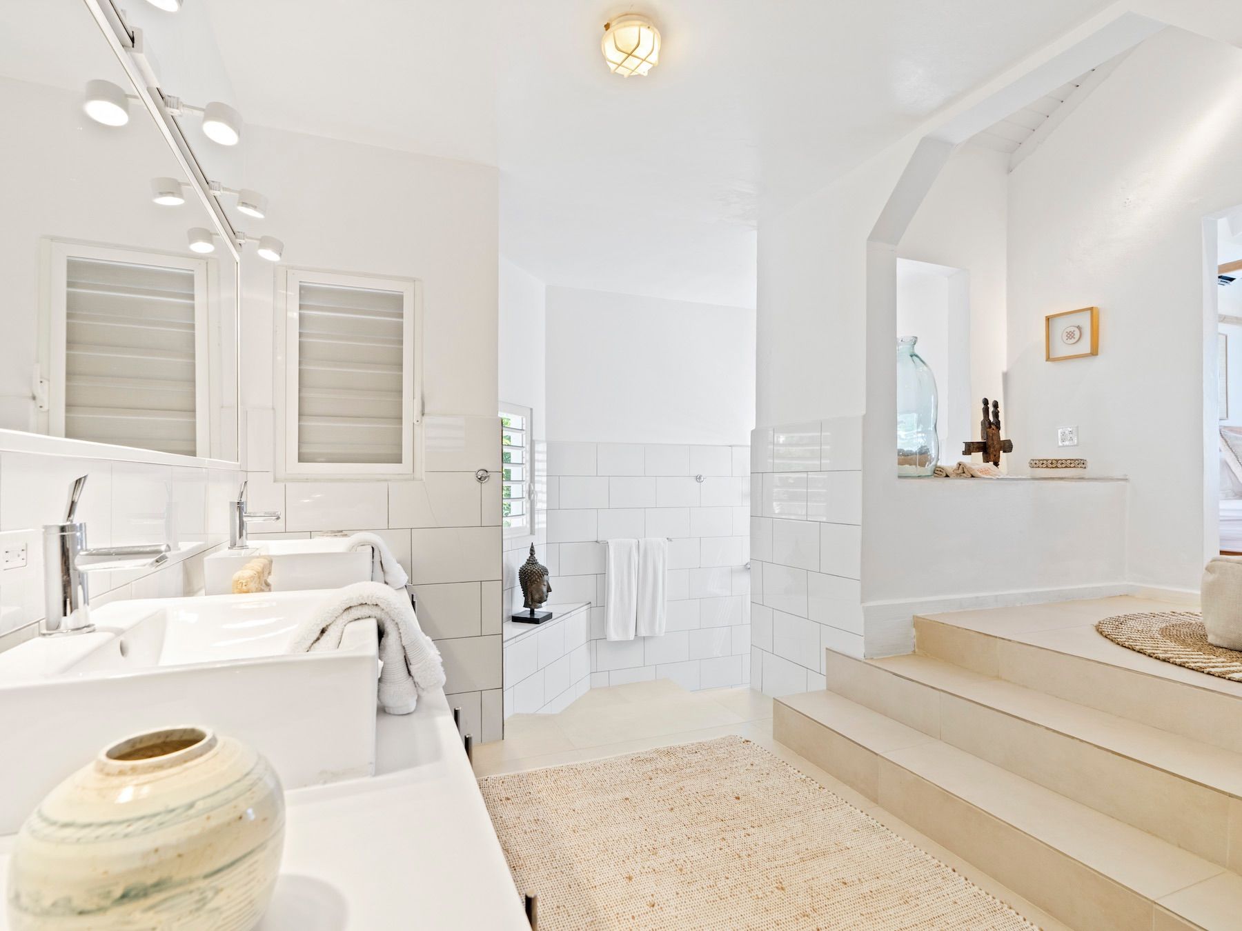 Bright Waters villa photo.