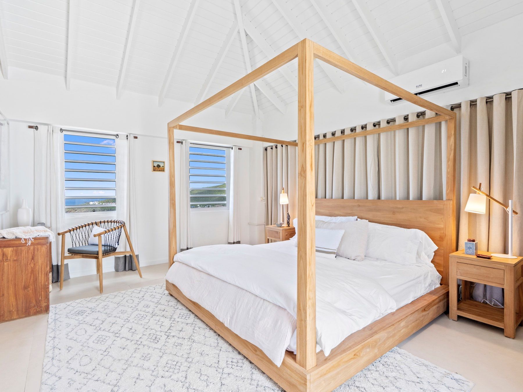 Bright Waters villa photo.