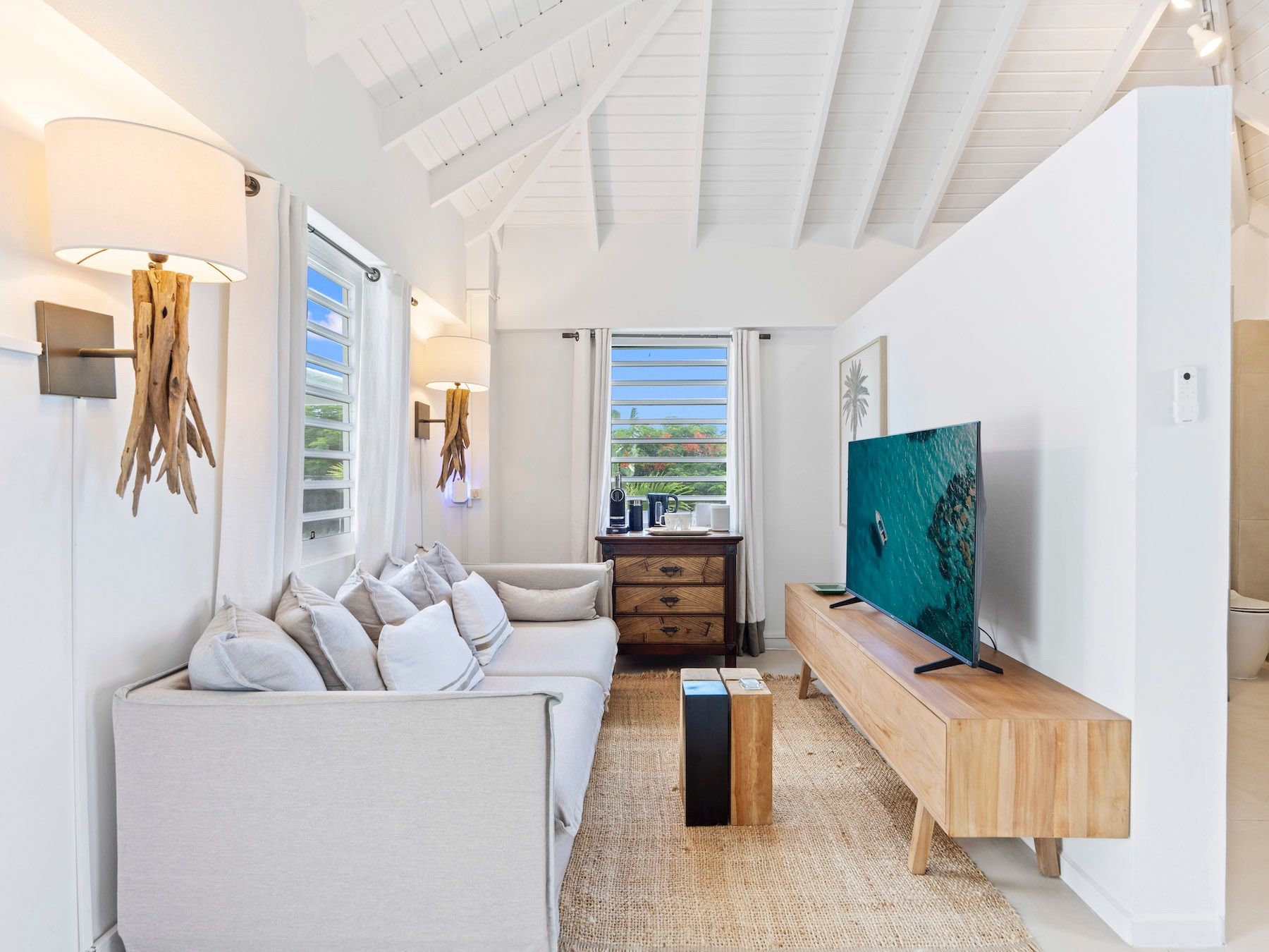 Bright Waters villa photo.