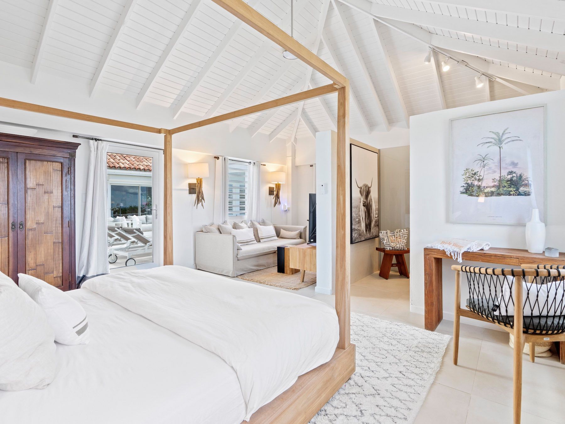 Bright Waters villa photo.
