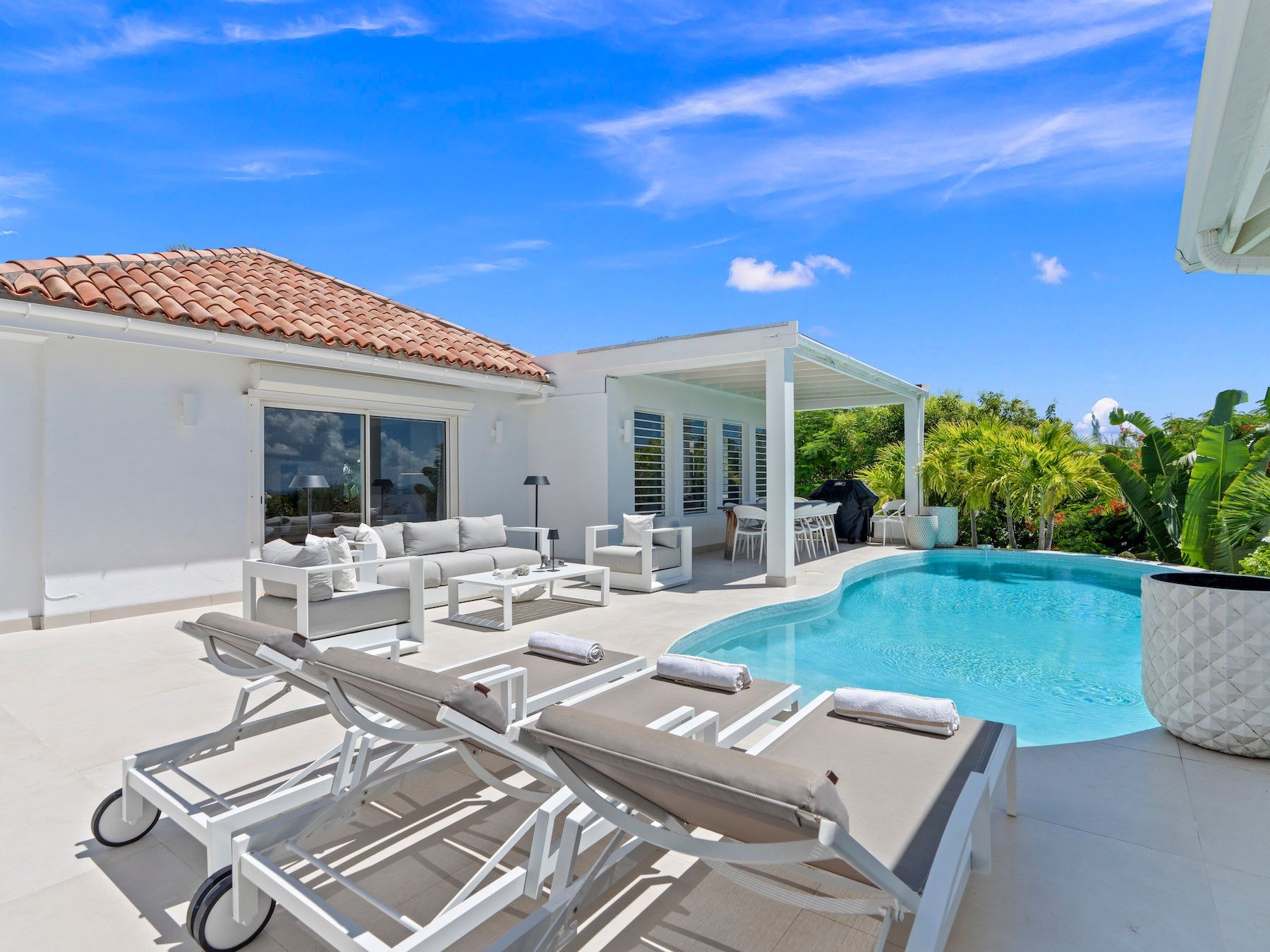 Bright Waters villa photo.