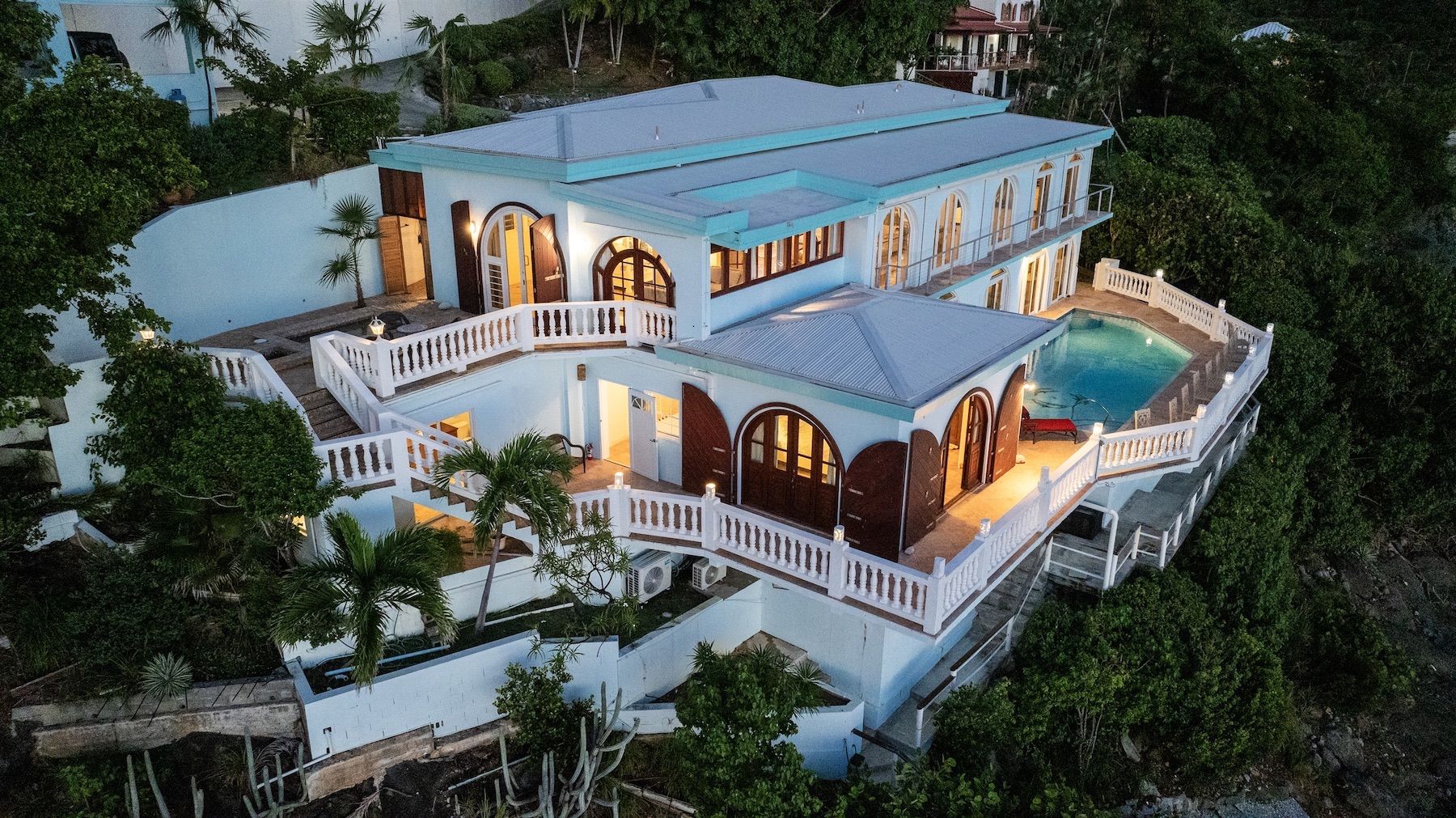 Belle Vue villa photo.