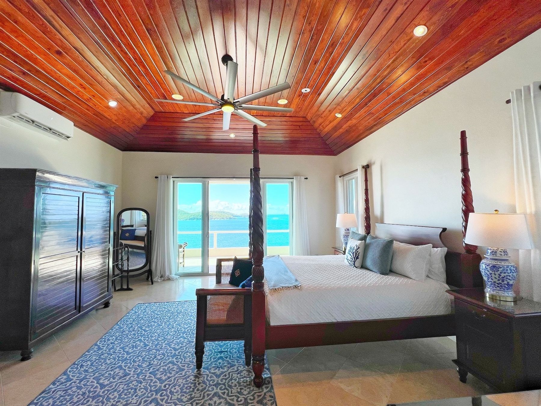 Cabrita Cliff House villa photo.
