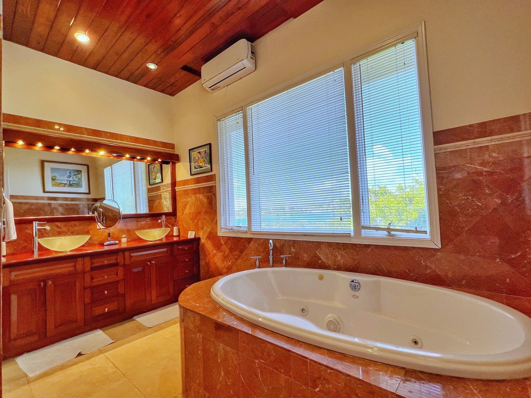 Cabrita Cliff House villa photo.