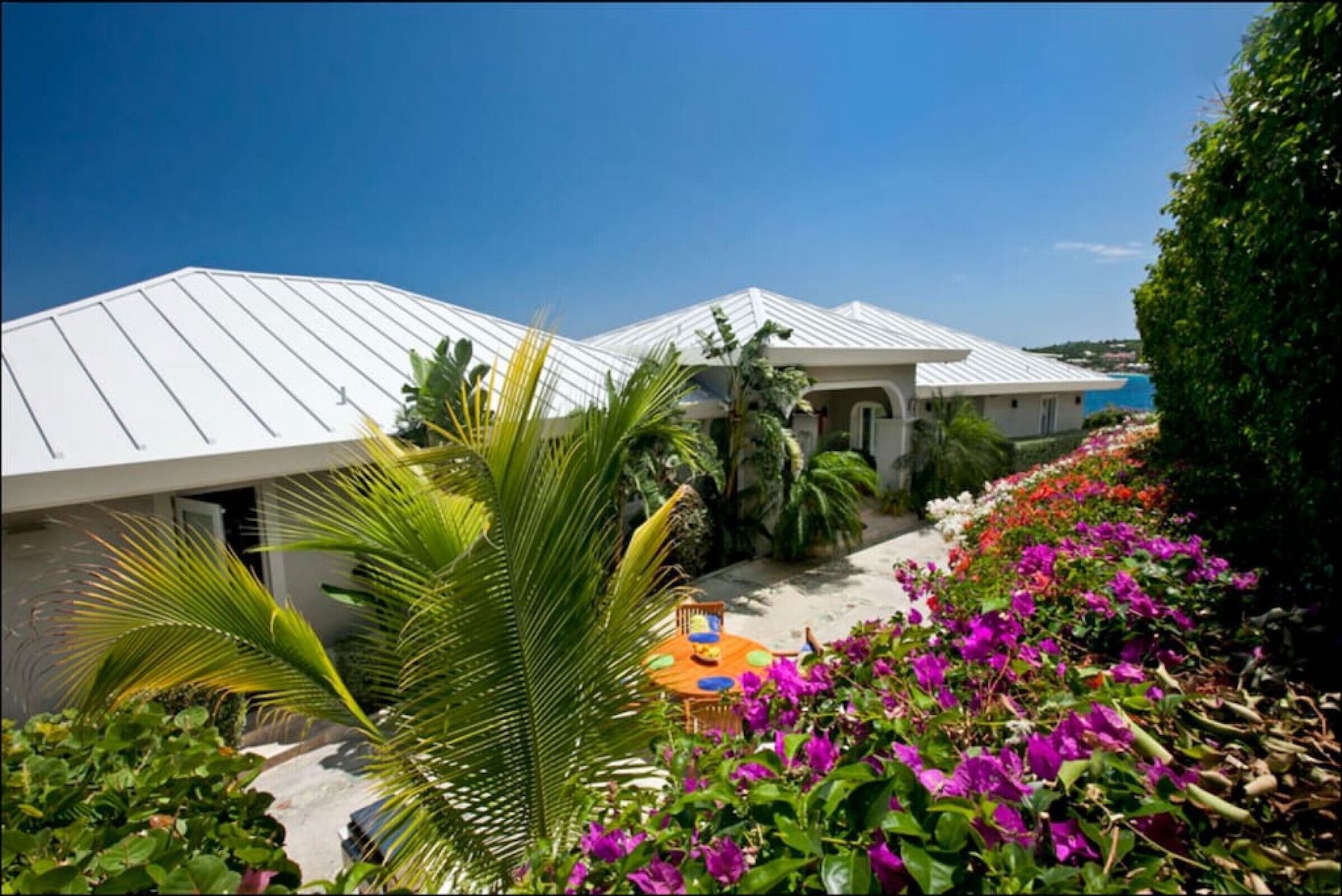 Cabrita Cliff House villa photo.