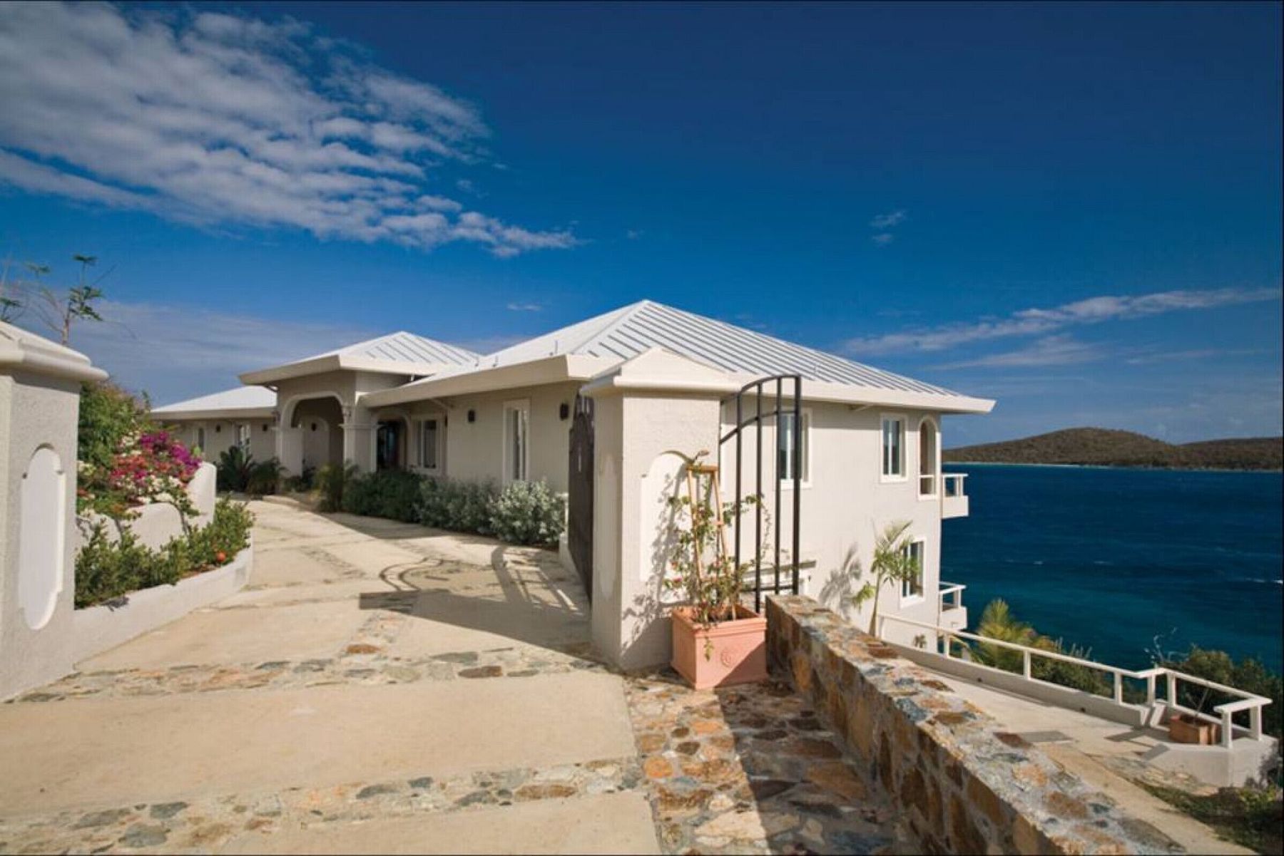 Cabrita Cliff House villa photo.