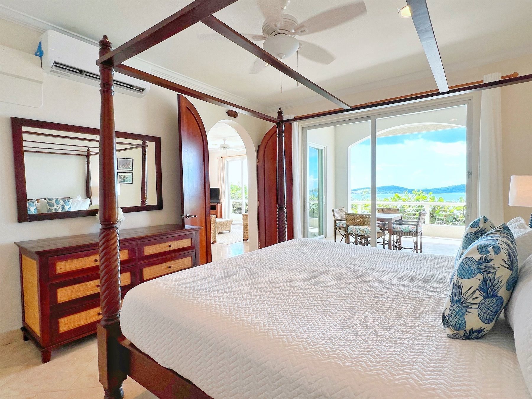 Cabrita Cliff House villa photo.