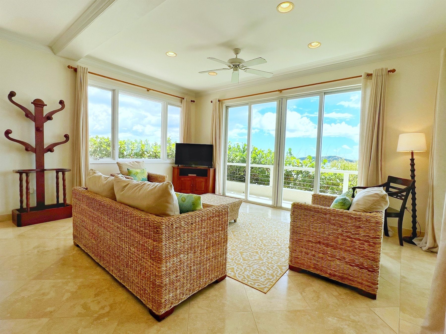 Cabrita Cliff House villa photo.
