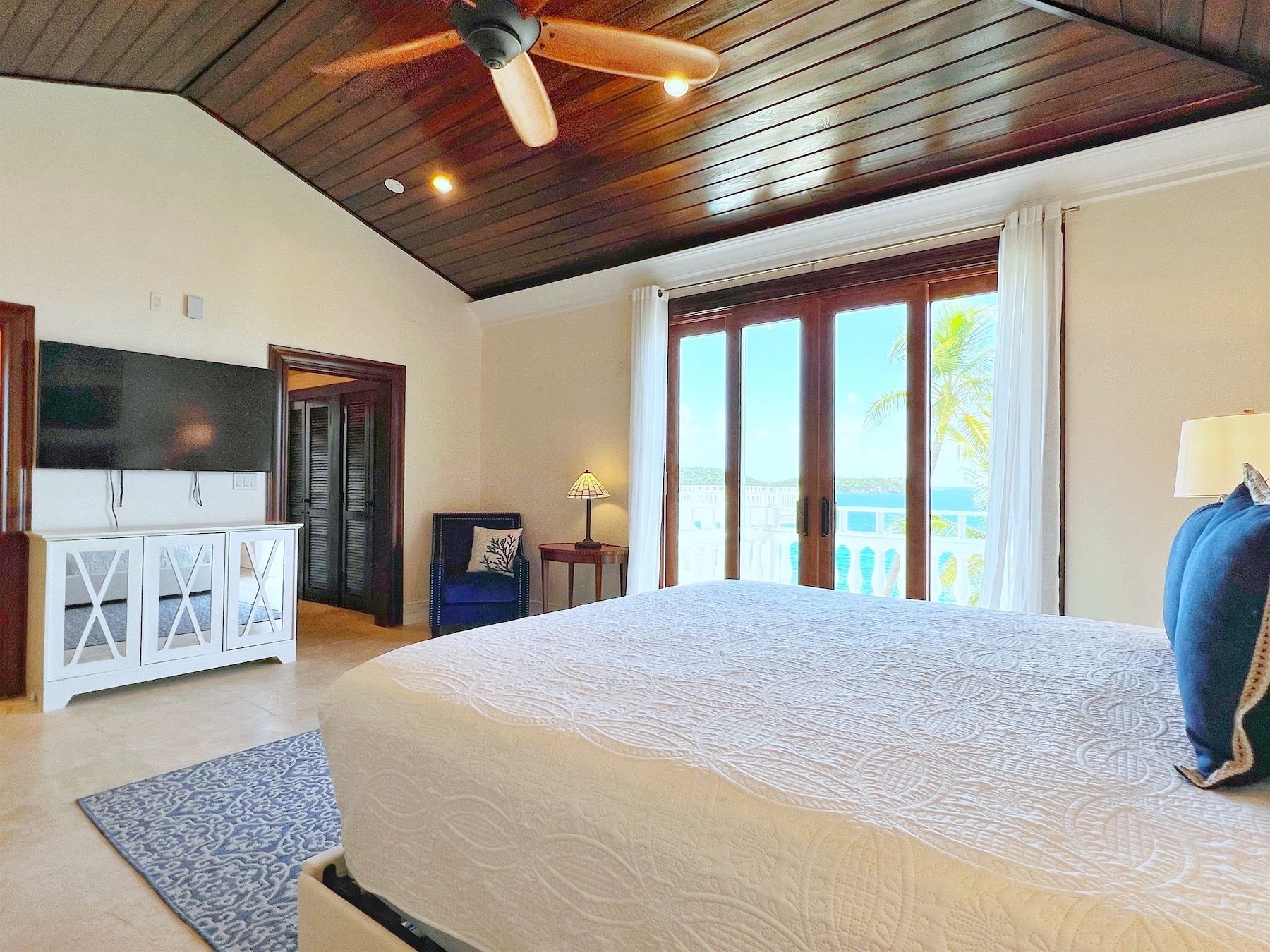 Secret Beach villa photo.