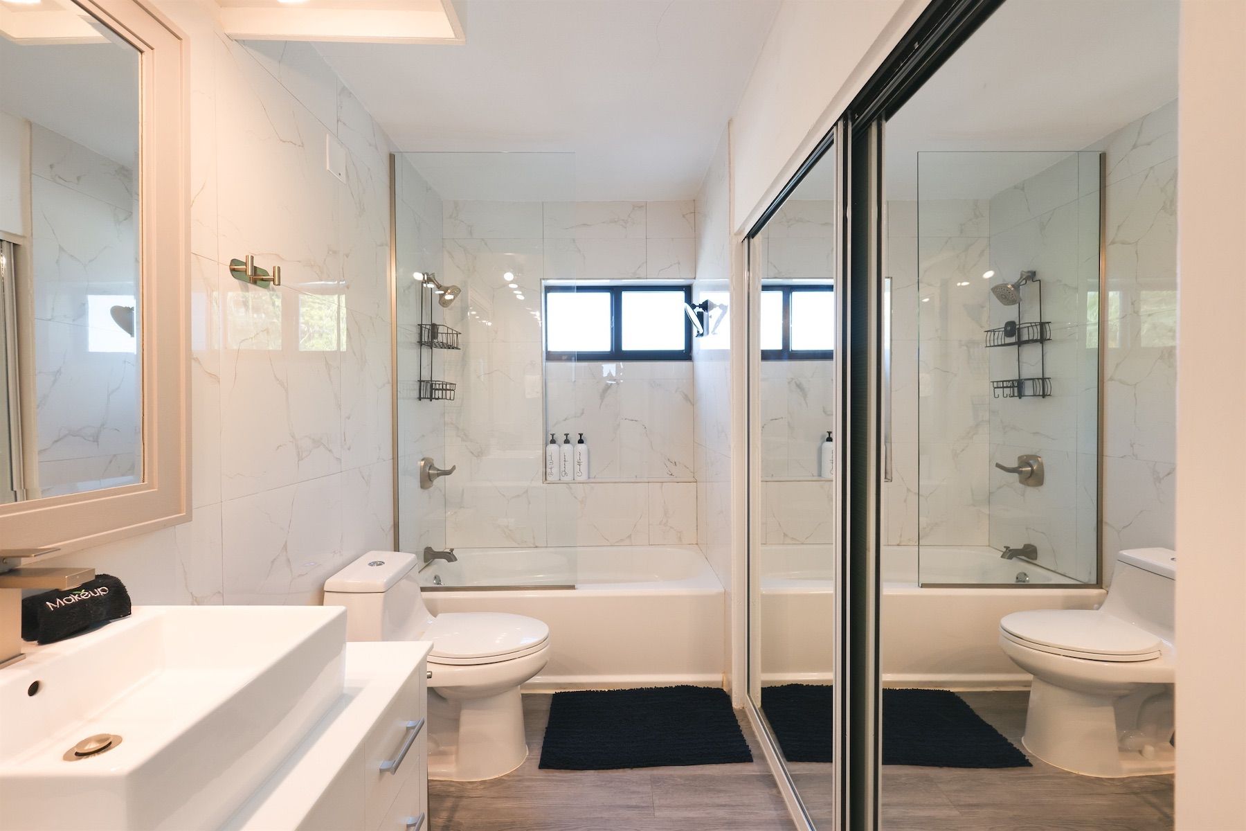 Shared upper level bathroom