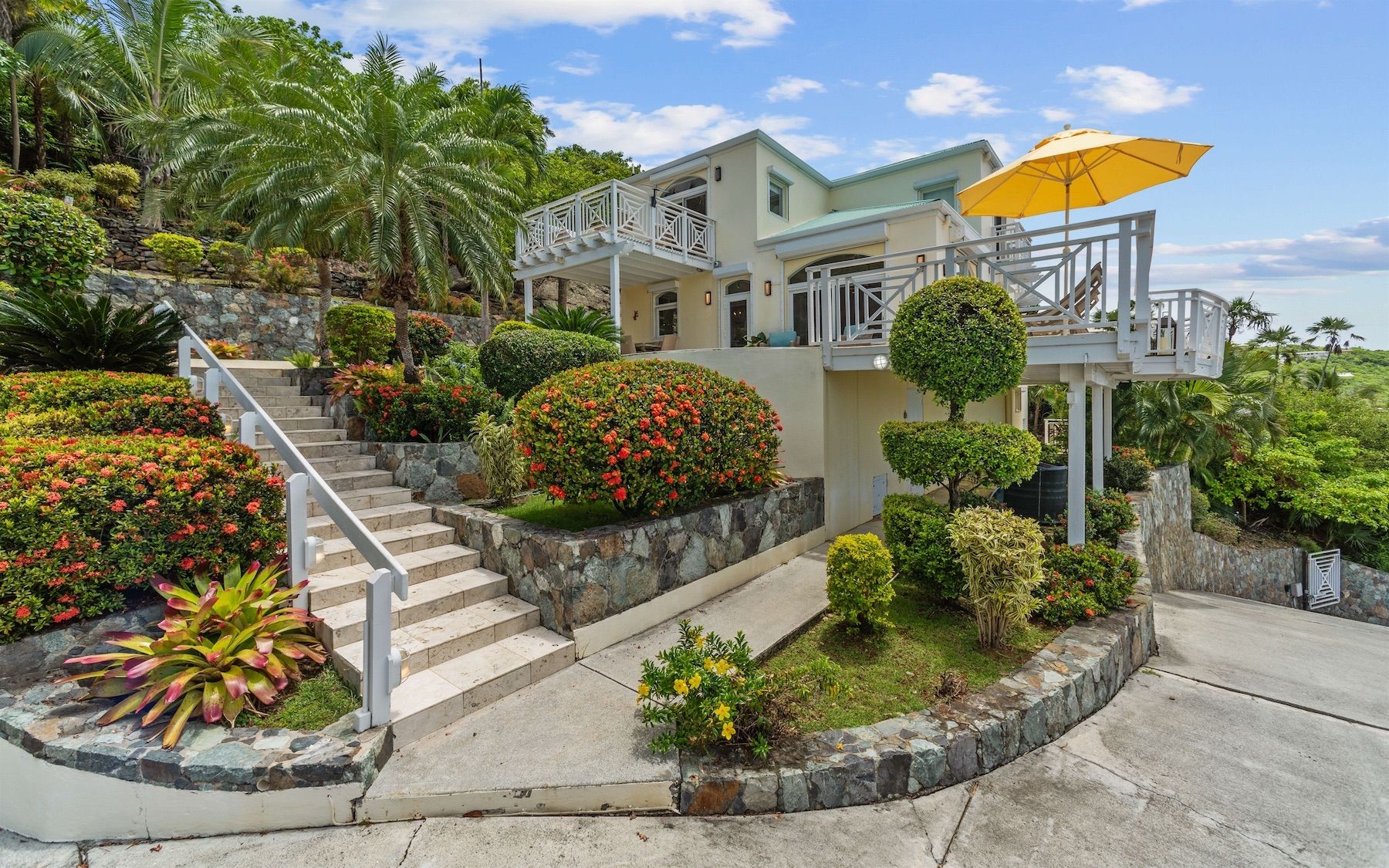 Isle Blue Haven villa photo.