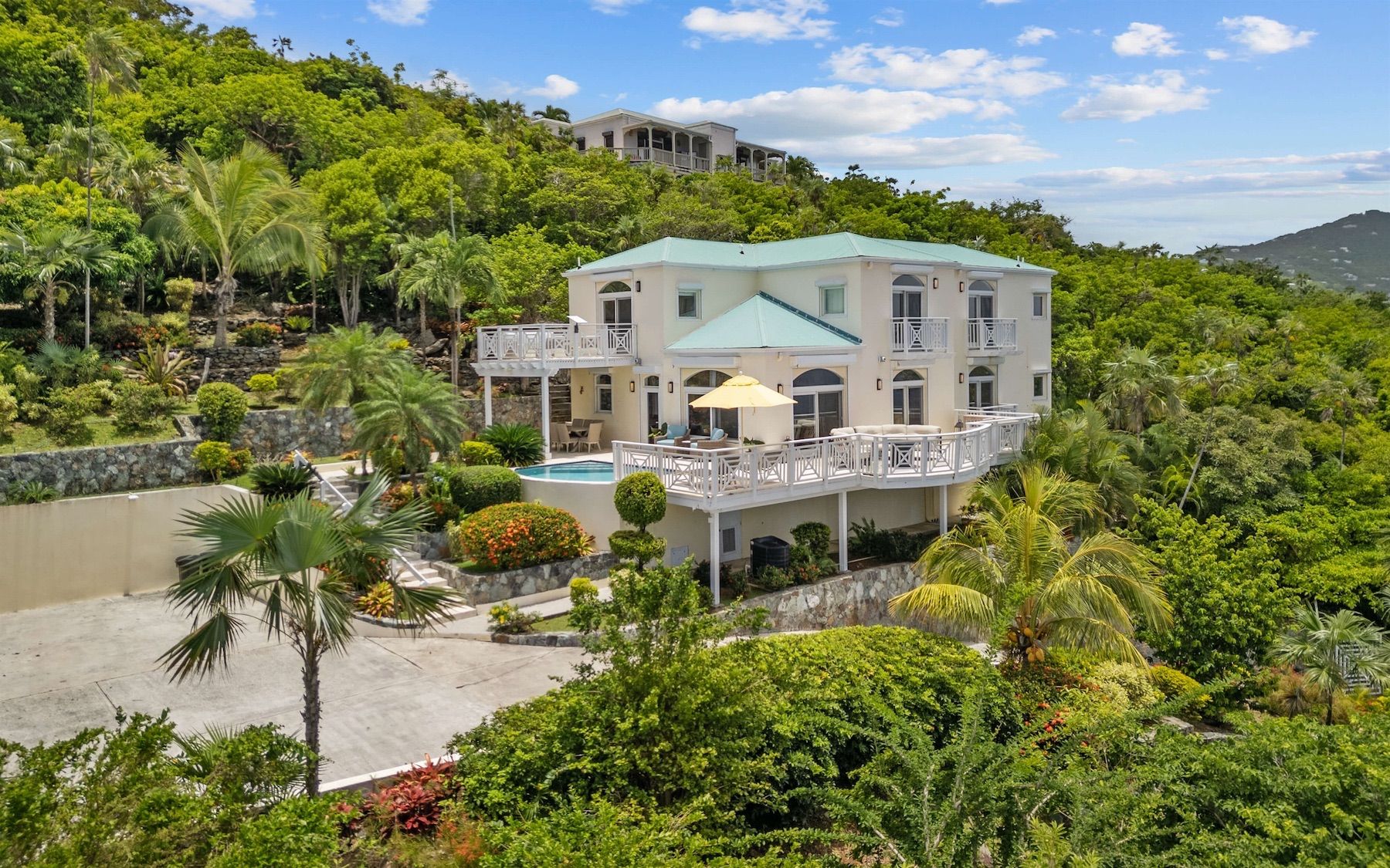 Isle Blue Haven villa photo.