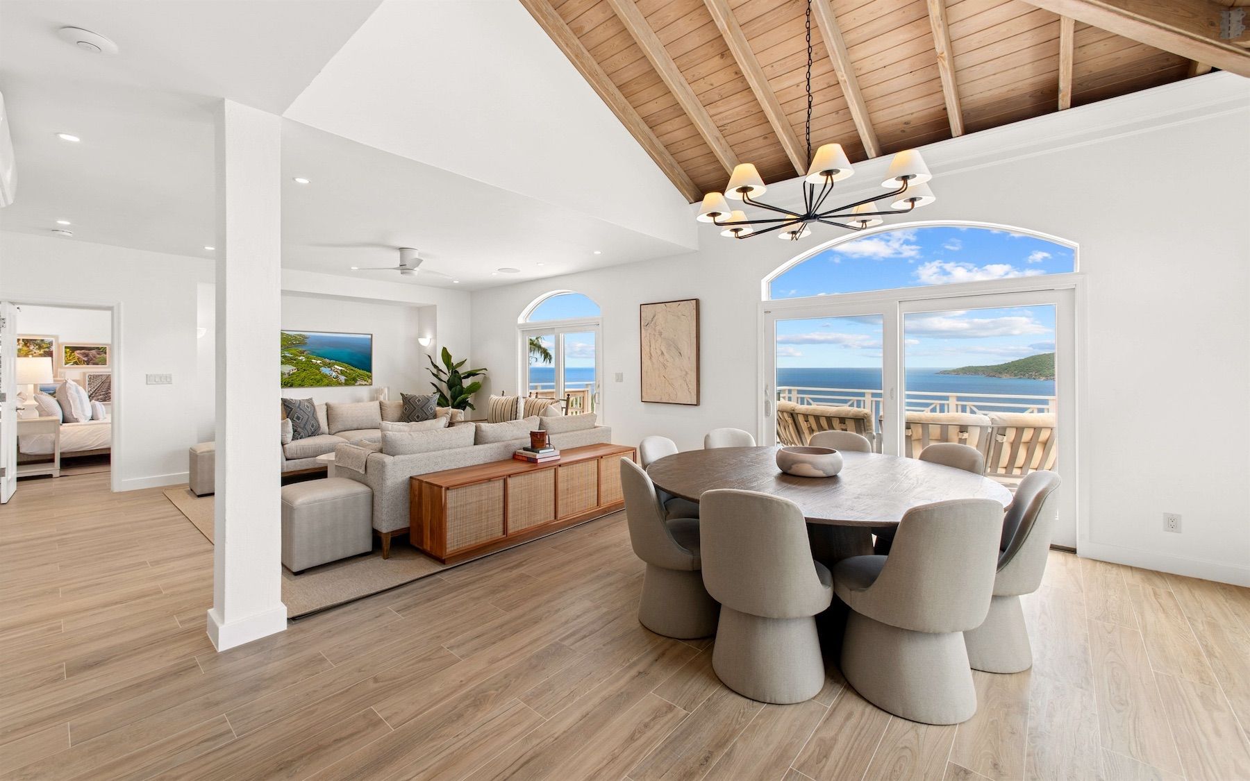 Isle Blue Haven villa photo.