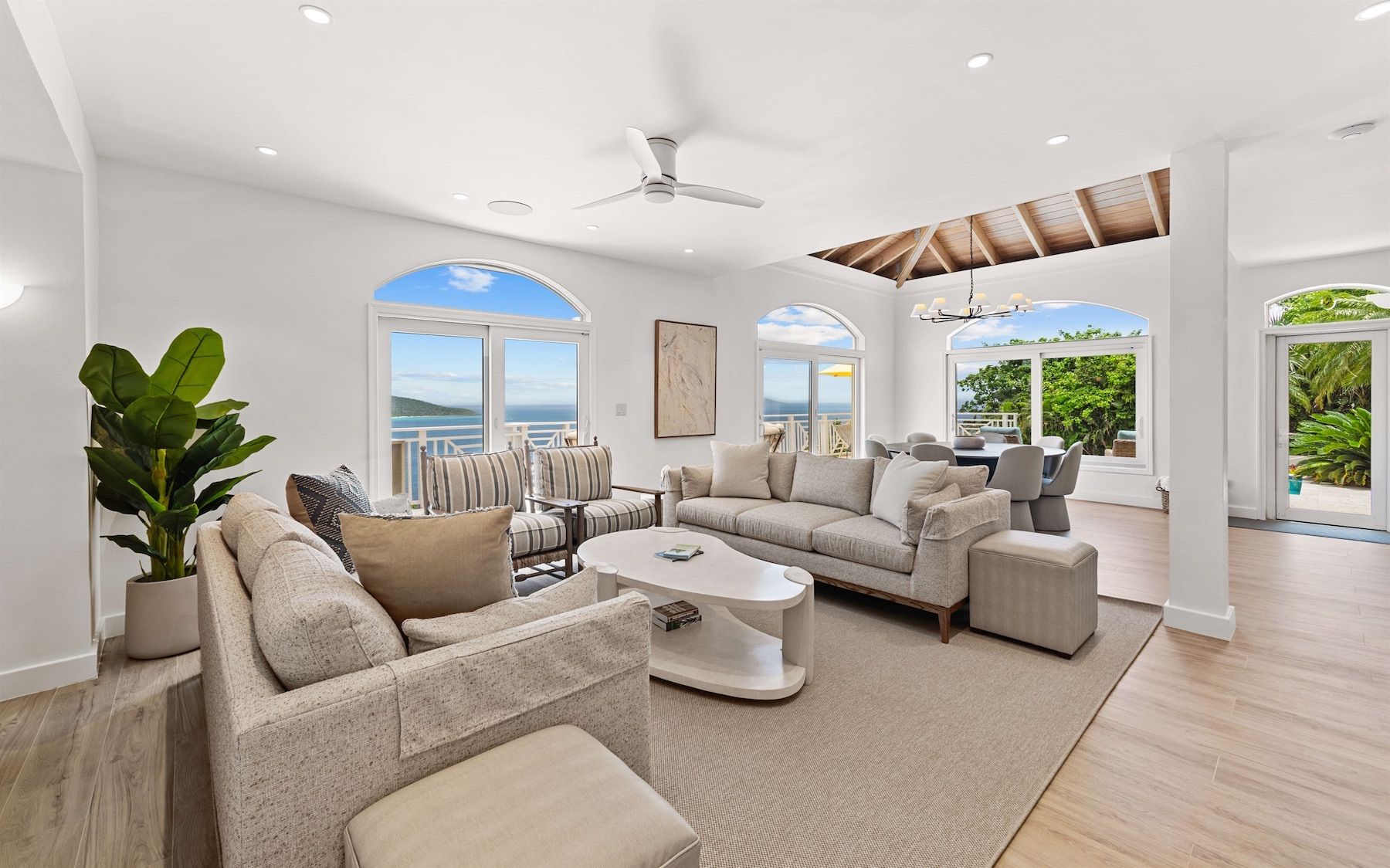 Isle Blue Haven villa photo.