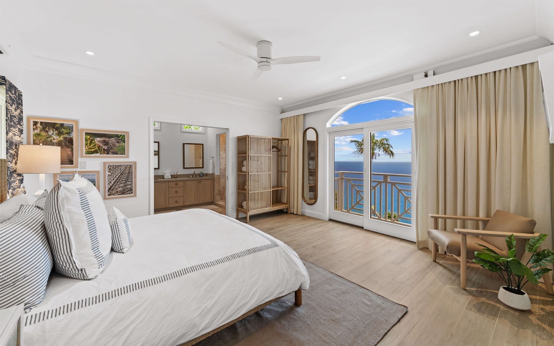 Isle Blue Haven villa photo.