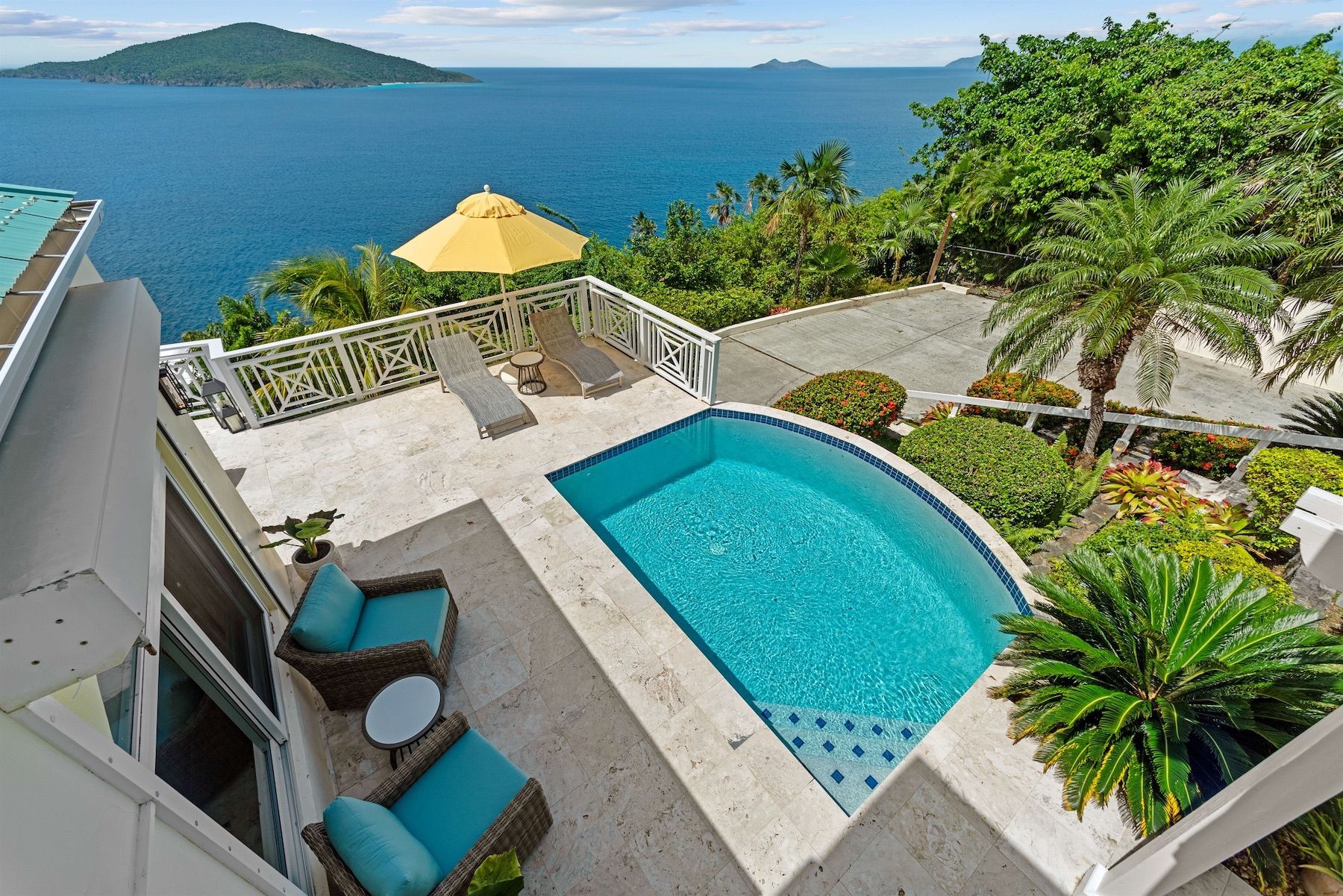 Isle Blue Haven villa photo.