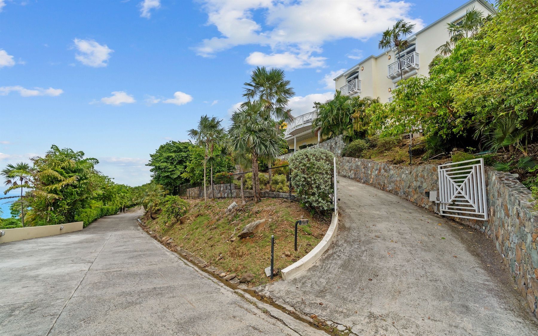 Isle Blue Haven villa photo.