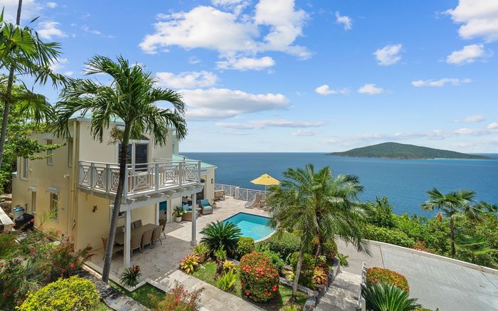 Isle Blue Haven villa photo.