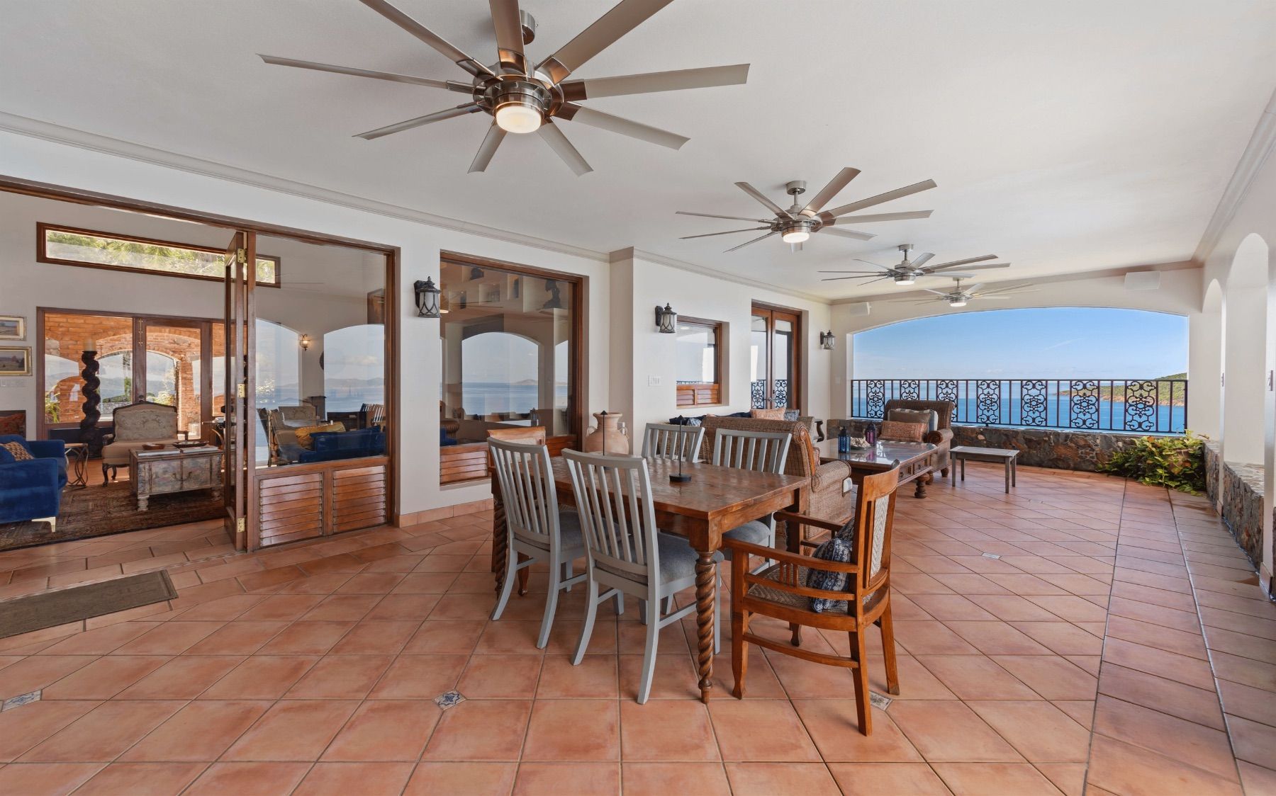 Stardust villa photo.