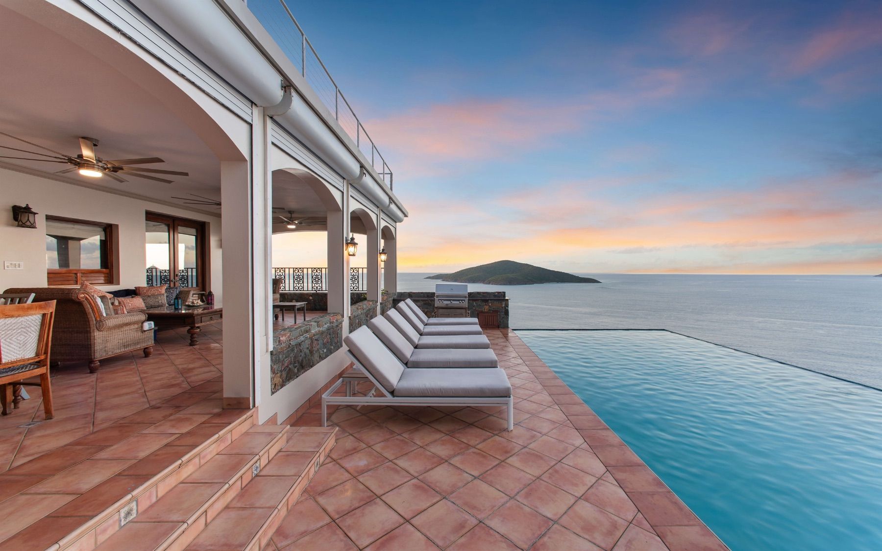 Stardust villa photo.